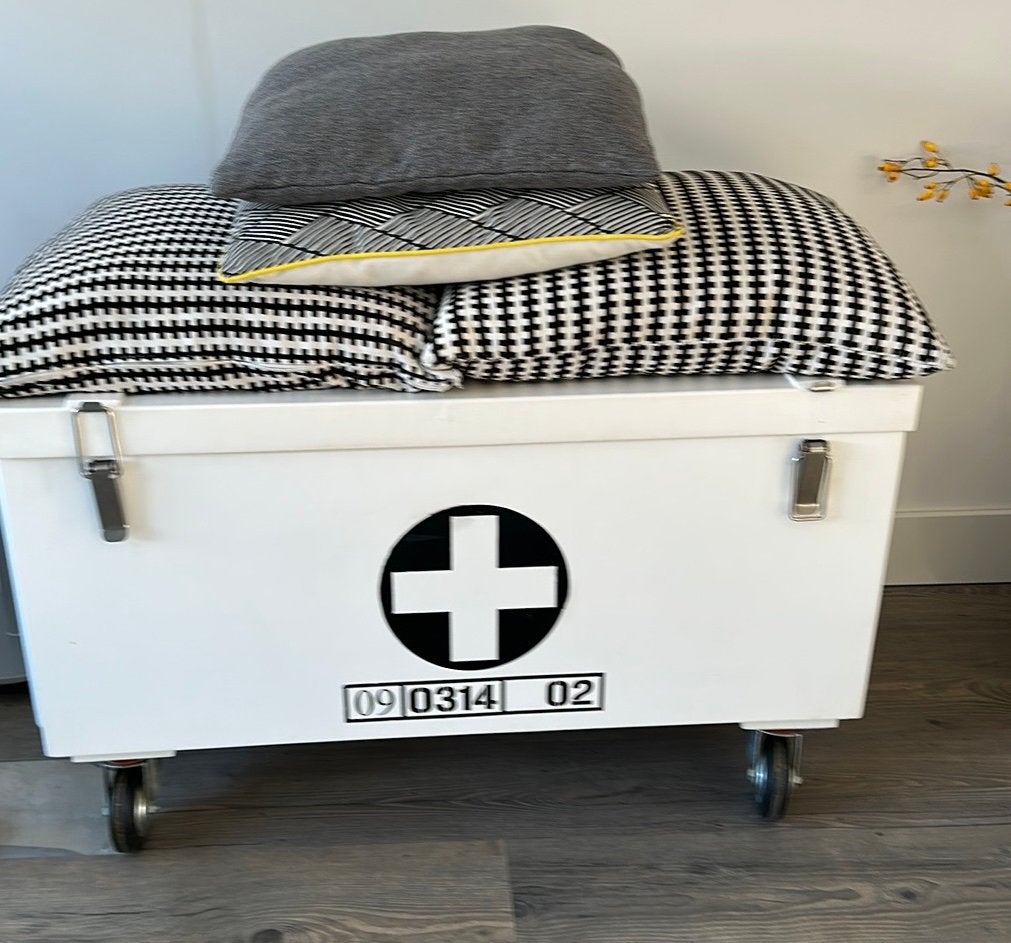 Kist wit op wieldn zwart kruis cijfers, Ophalen, Zo goed als nieuw, 50 tot 100 cm, Minder dan 50 cm