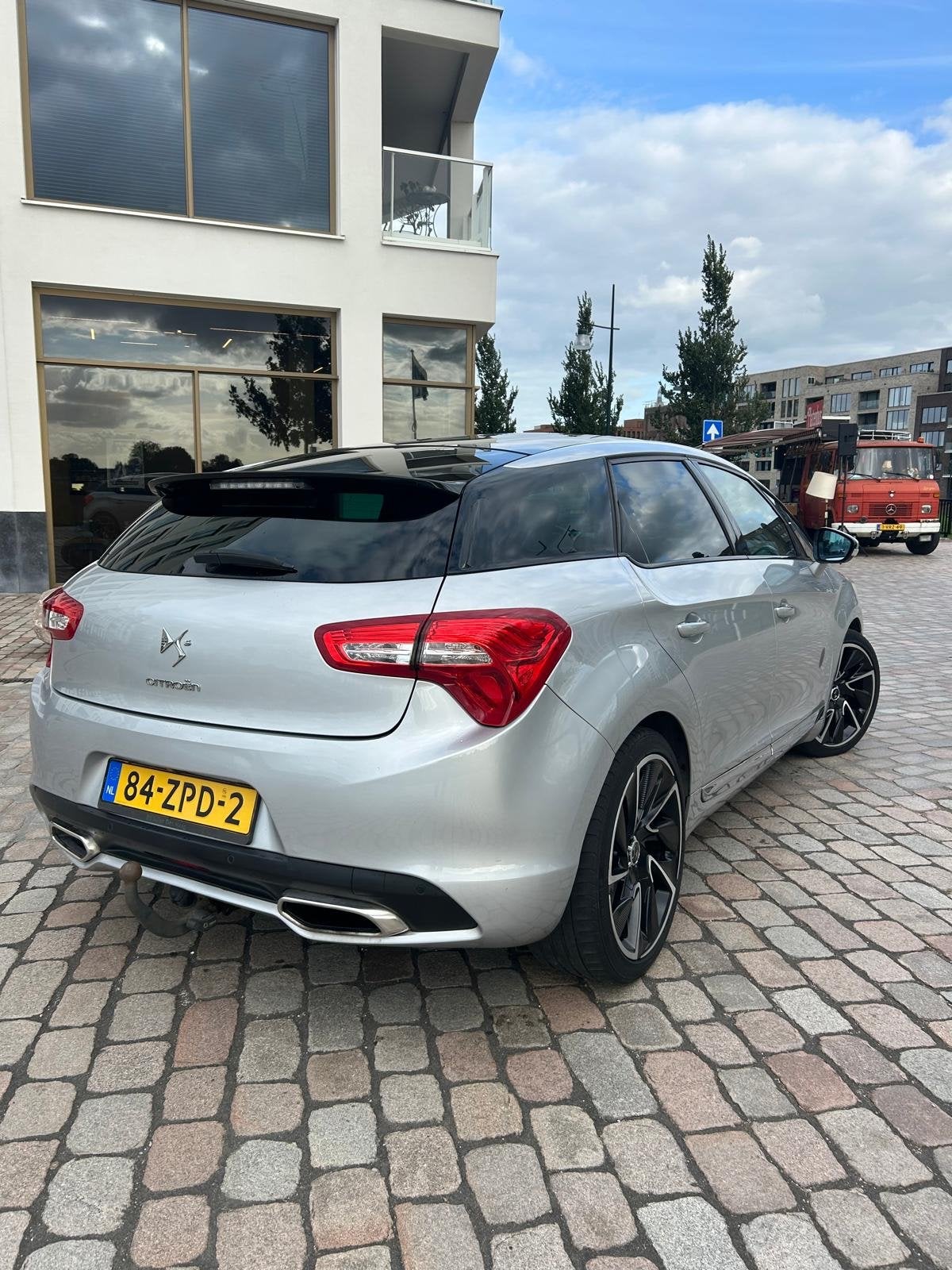 Citroën DS5 1.6 THP 115KW AUT 2012 Grijs, Auto's, Parkeerassistent, Zwart, 75 €/maand, Particulier