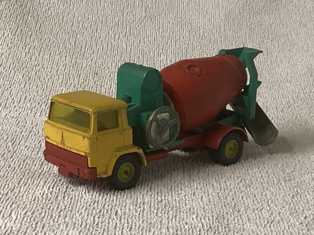 Magirus Deutz vrachtwagen met beton molen, Ophalen of Verzenden, Zo goed als nieuw, Bus of Vrachtwagen, SIKU