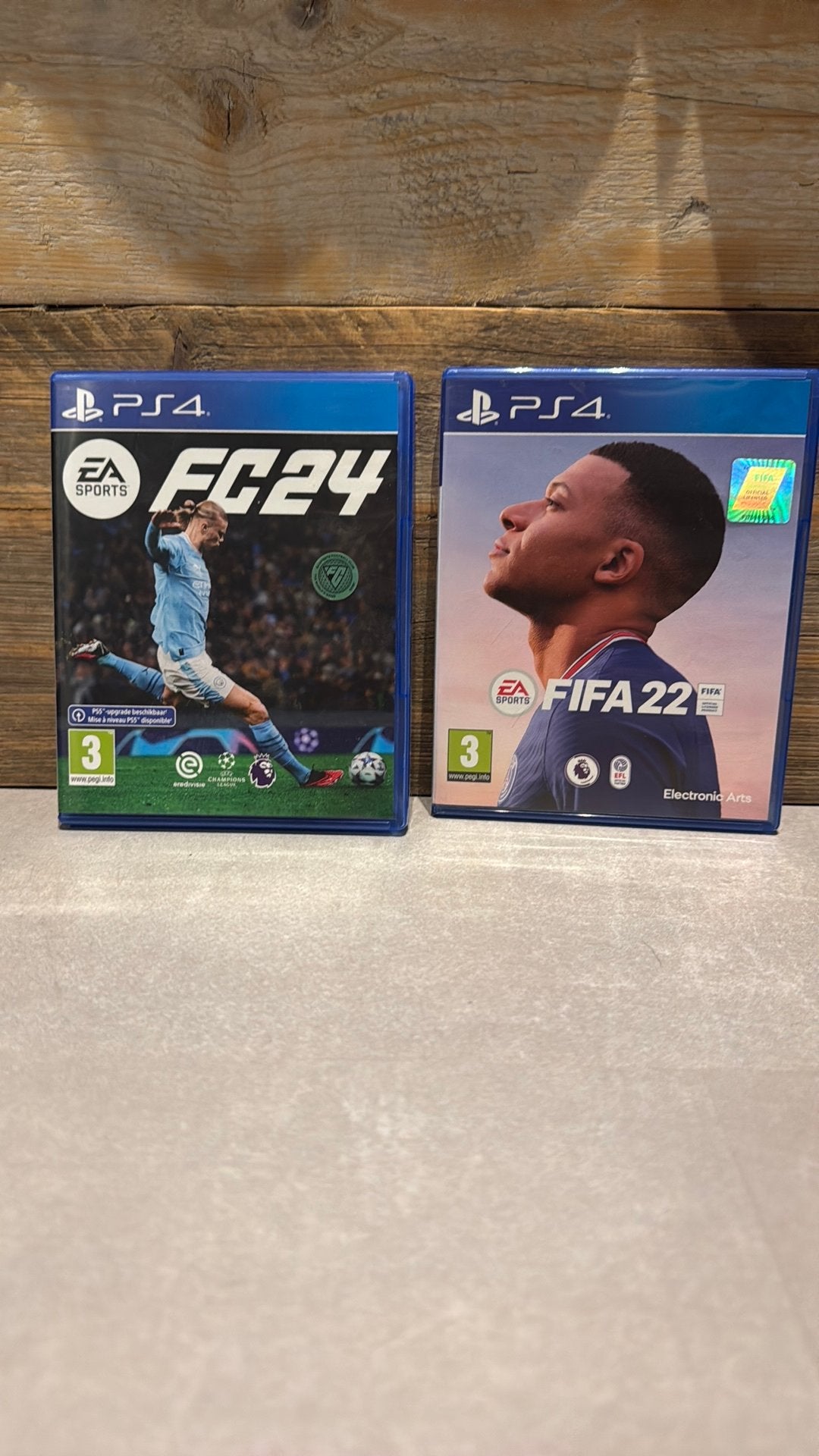 Fifa 22 en 24, Ophalen, Zo goed als nieuw, Sport, 3 spelers of meer