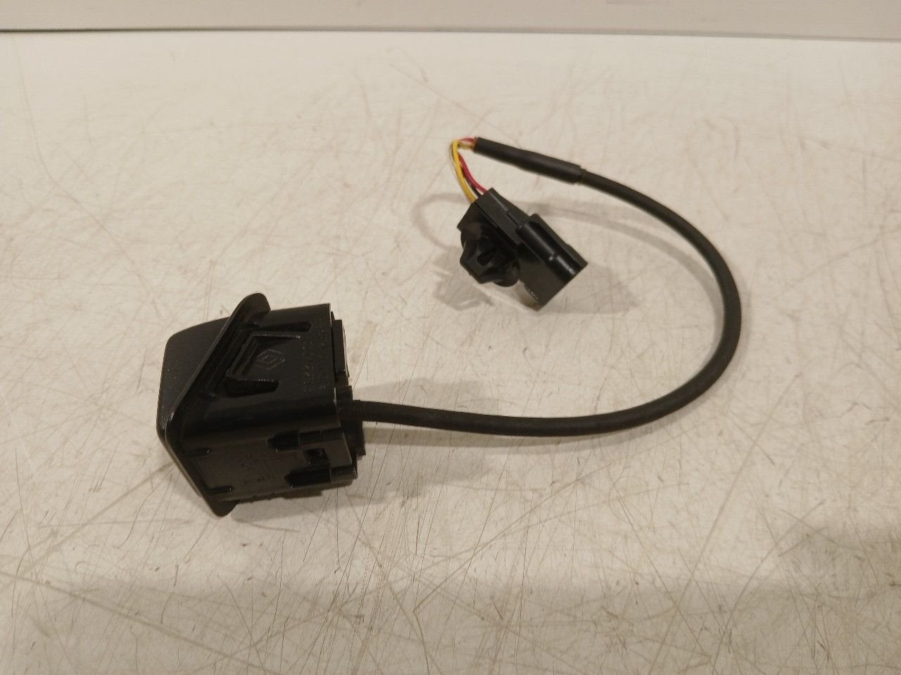 Camera achter Renault Kadjar, Onderdelen@venauto.nl, Van der Ven Autorecycling B.V., Gebruikt, Ettenseweg 76, 4706 PB Roosendaal, The Netherlands