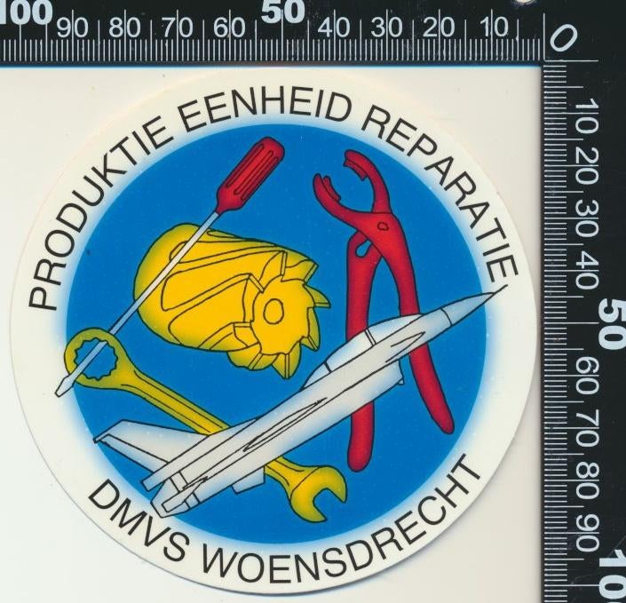 Sticker: DMVS Woensdrecht - Produktie Eenheid Reparatie, Ophalen of Verzenden, Zo goed als nieuw, Bedrijf of Vereniging