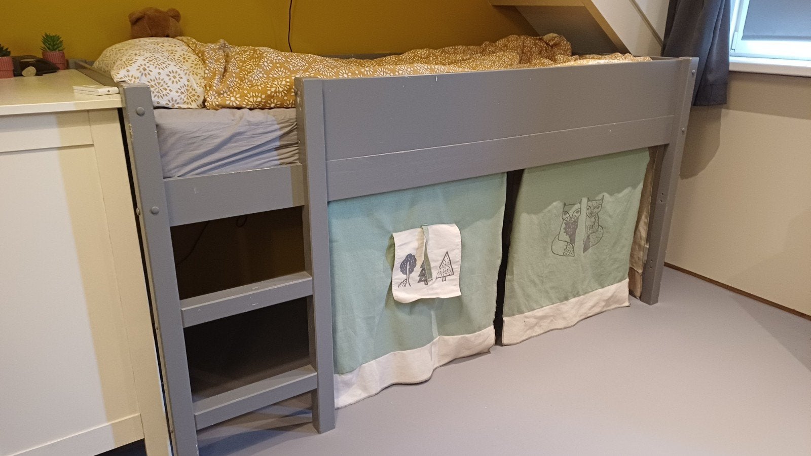 Halfhoogslaper grijs- Gratis op te halen, Huis en Inrichting, Ophalen, Gebruikt, 90 cm, Eenpersoons