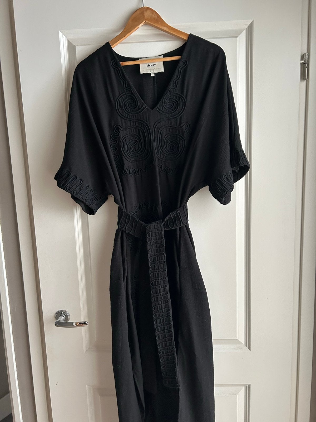 Shoeby x Lonneke zwarte kaftan jurk S/M, Zwart, Ophalen of Verzenden, Zo goed als nieuw, Maat 36 (S)
