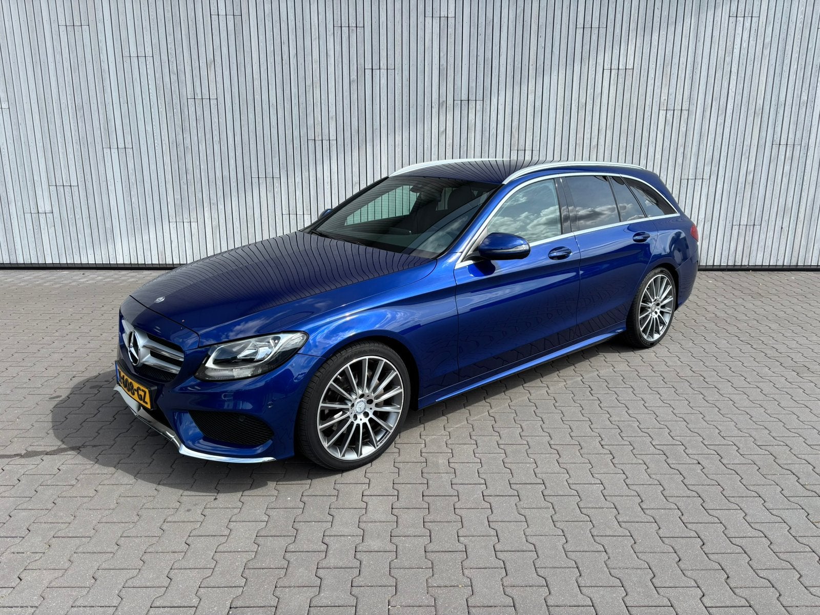 Mercedes-Benz C200 AMG Line | 184 PK | Airmatic | Leer | 19”, 183 pk, 745 kg, Achterwielaandrijving, Zwart