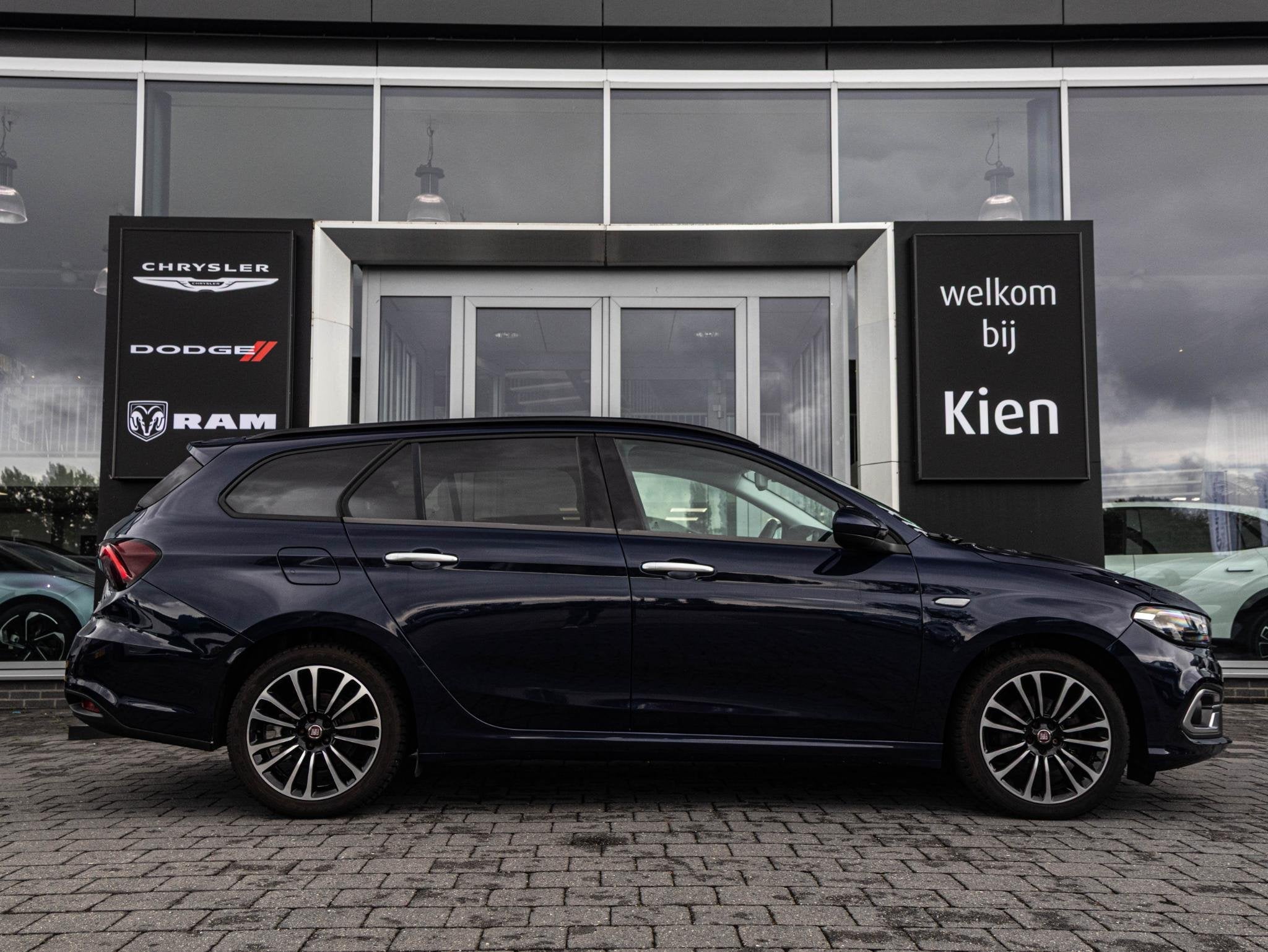 Fiat Tipo Stationwagon 1.0 Life | Navigatie | PDC Voor achte, Auto's, Voorwielaandrijving, Dealer onderhouden, Gebruikt, Blauw