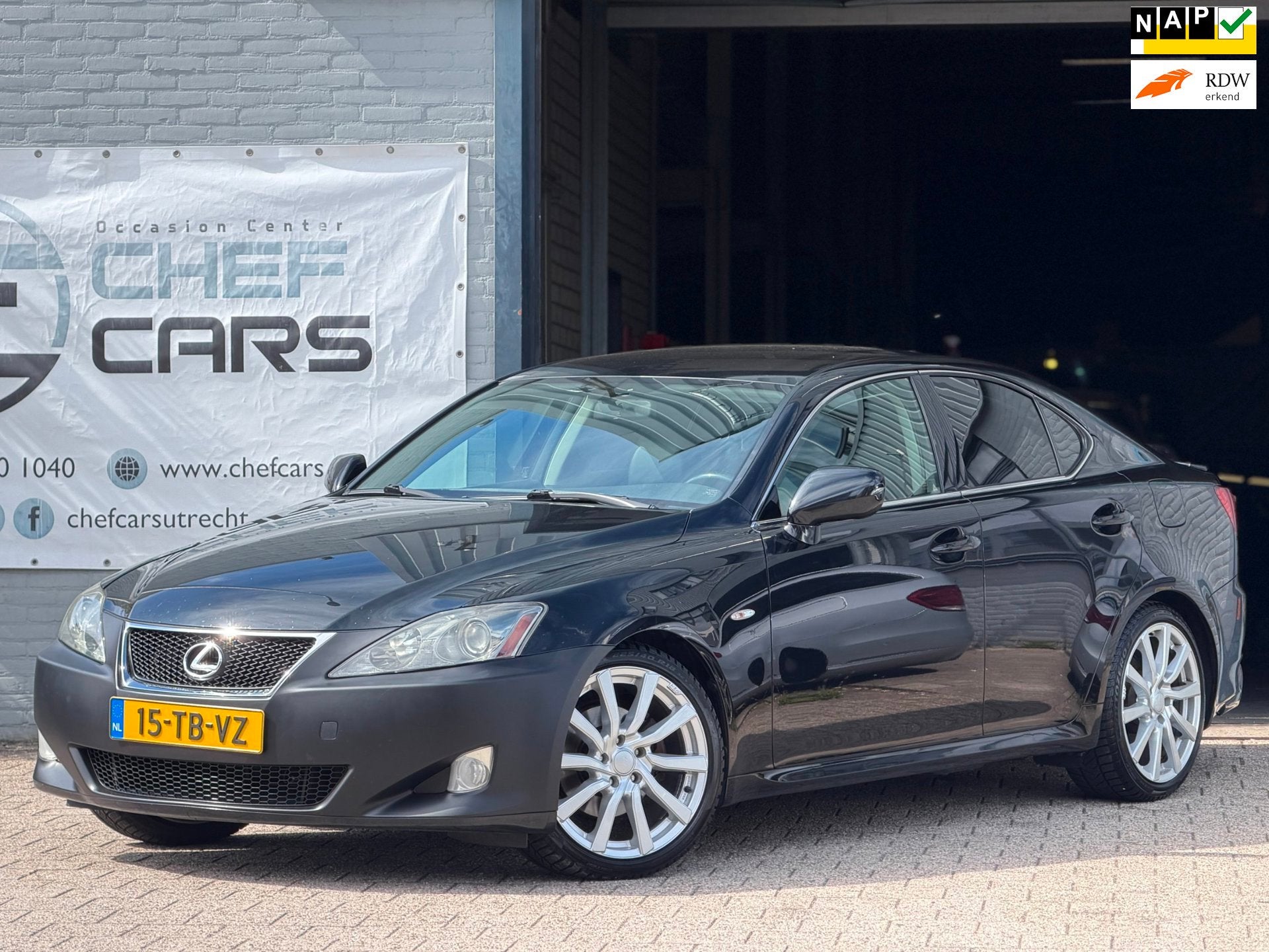 Lexus IS 250|NAP|AUTOMAAT|LEER|NAVI|STOELV+K|DEALEROH|NWEAPK, Auto's, Dealer onderhouden, Achterwielaandrijving, Gebruikt, Zwart
