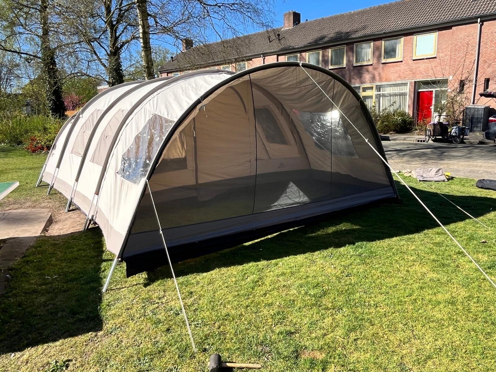 Ruime tunneltent voor 6 personen - Ideaal voor gezinnen, Caravans en Kamperen, Tenten, Ophalen, Gebruikt, Tot en met 6