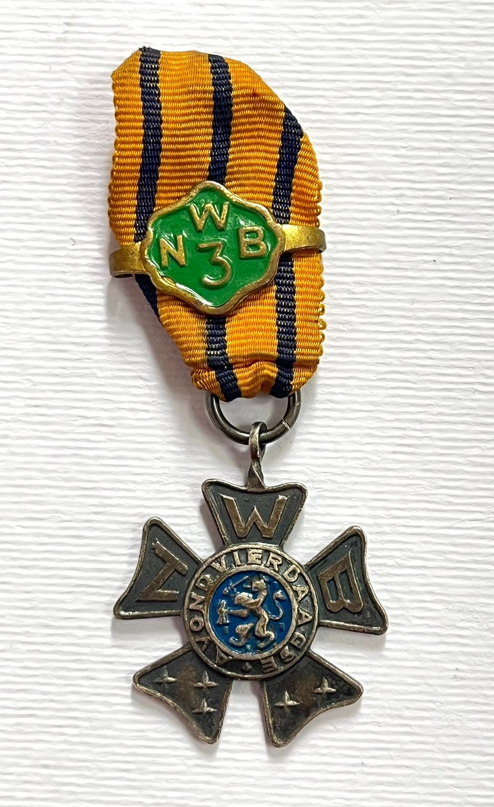 NWB Avondvierdaagse medaille met derde deelname cijferspeld, Ophalen of Verzenden, Overige materialen