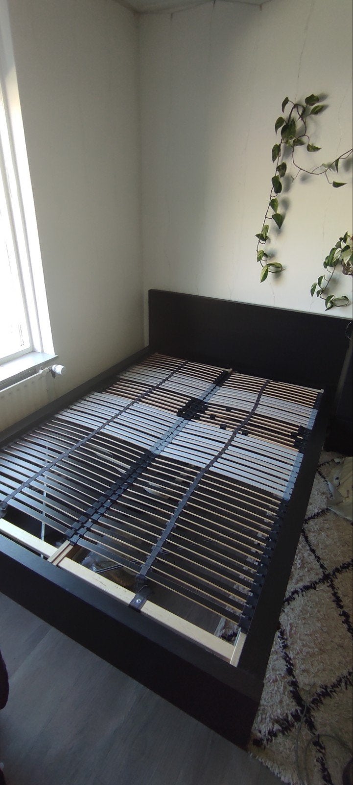 ikea malm zwart 140cm (laag model), Huis en Inrichting, Slaapkamer | Bedden, Ophalen, Zwart, Tweepersoons, 140 cm