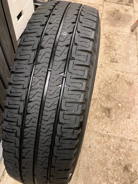 Michelin zomerbanden 225-75-R16 CP + 4 velgen, Auto diversen, Ophalen