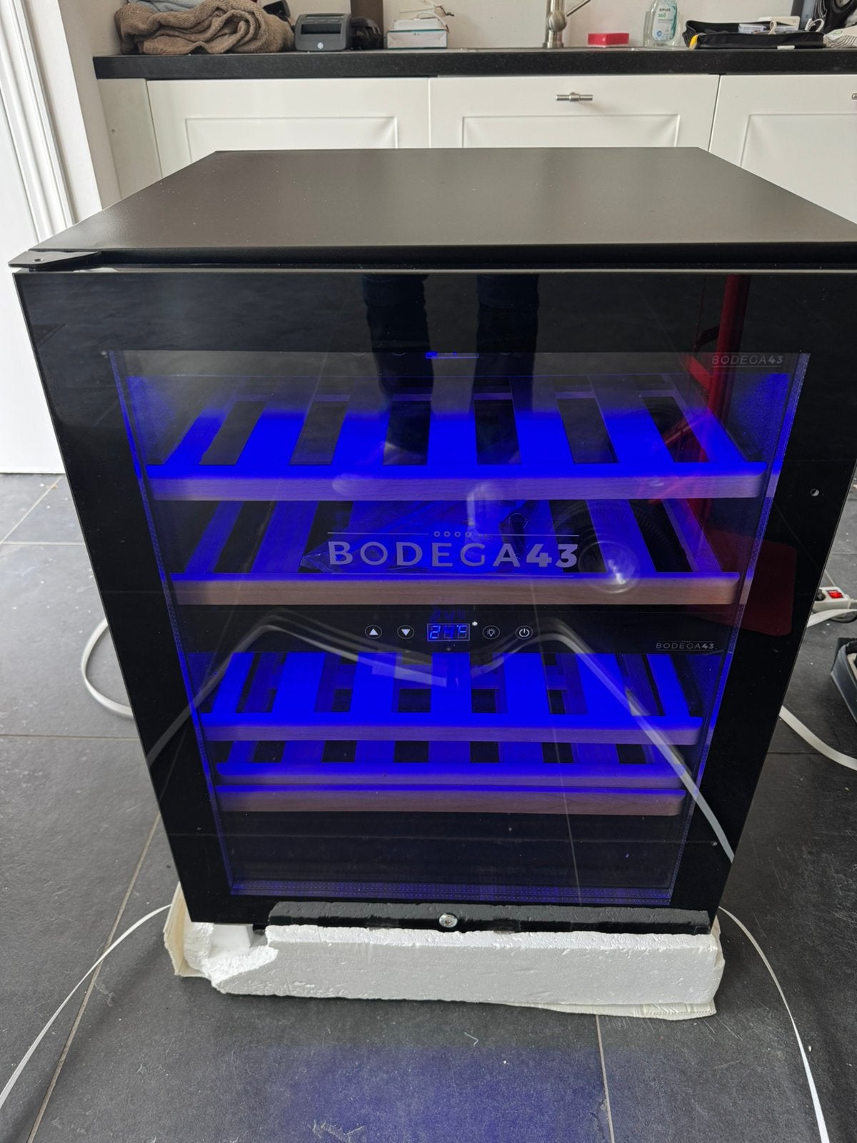 Bodega43 wijnklimaatkast 40 flessen 2 zones led inbouw, Ophalen, Overige materialen, Zo goed als nieuw, 25 flessen of meer