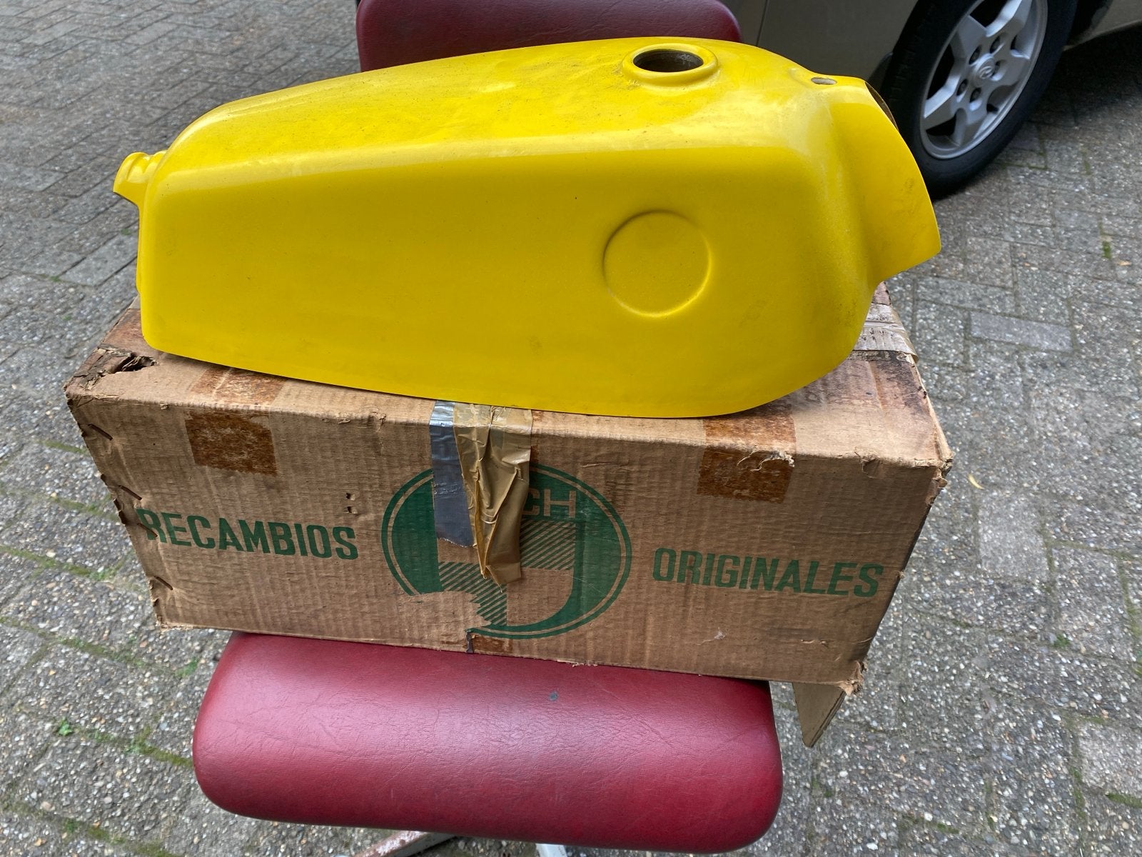 Gele brandstoftank puch crosser N.O.S, Ophalen of Verzenden