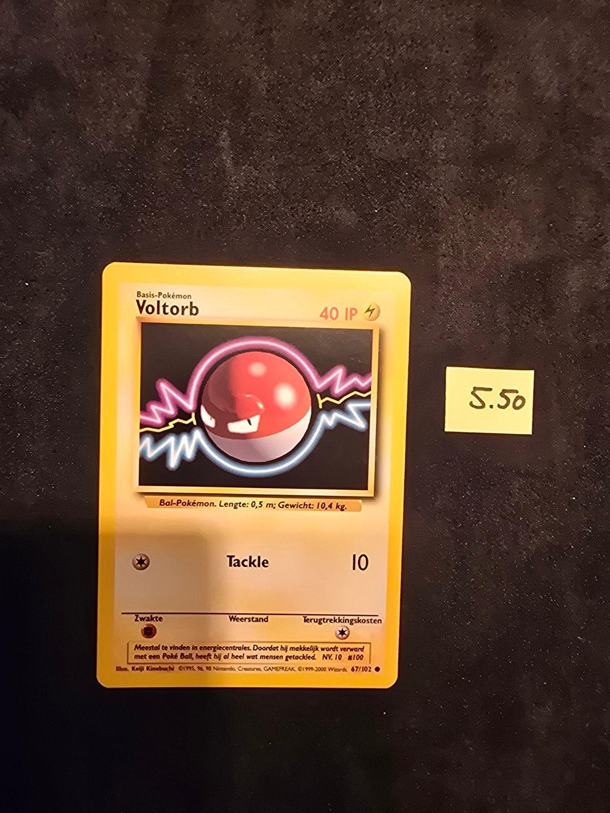 Pokémon Voltorb 67/102 Basis-Pokémon Kaart, Ophalen of Verzenden, Gebruikt, Losse kaart