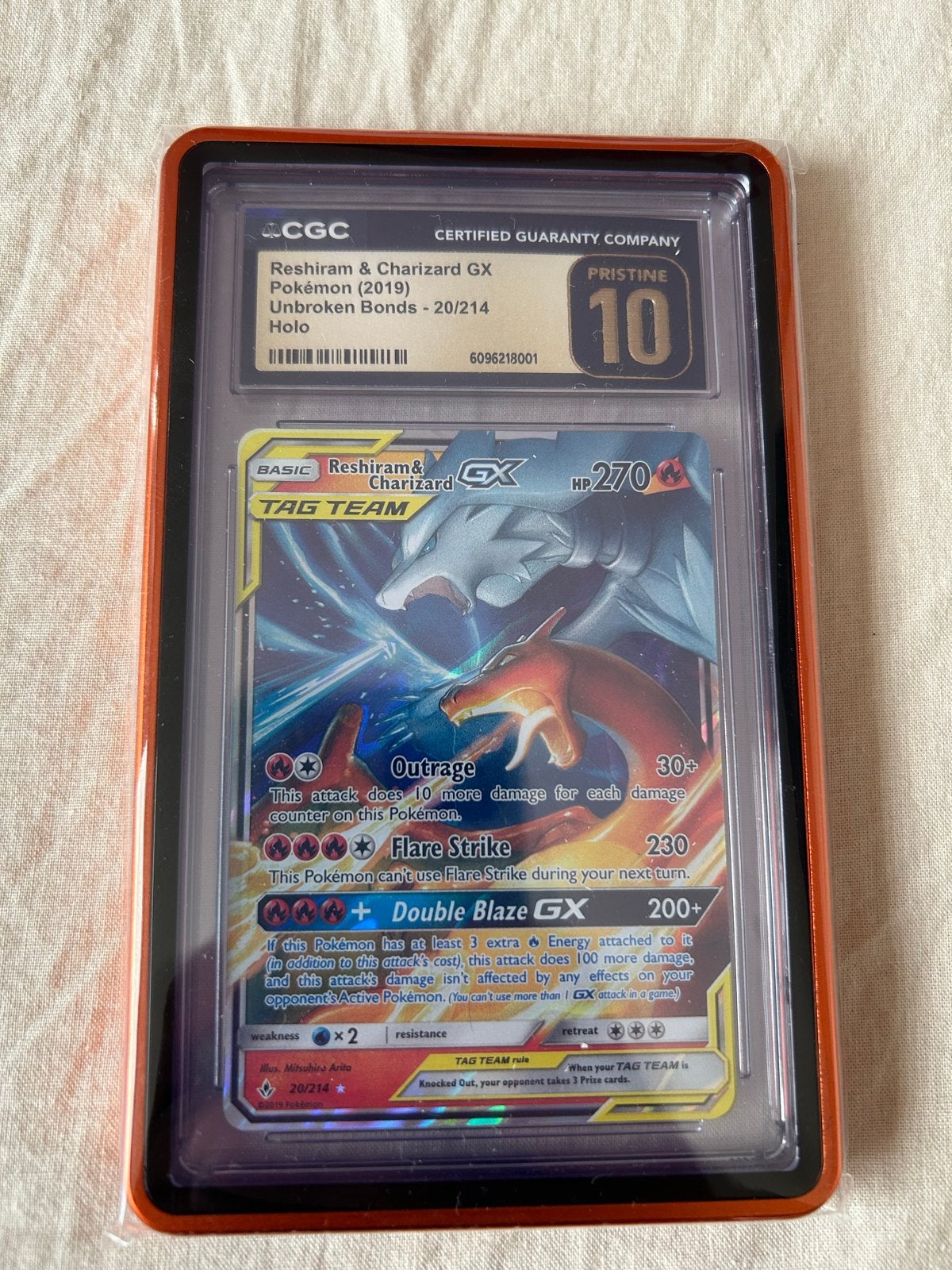 Charizard & Reshiram Tag Team GX CGC Pristine 10 Unbroken Bo, Hobby en Vrije tijd, Ophalen of Verzenden, Nieuw, Losse kaart