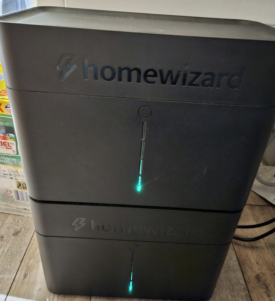 2x HomeWizard Plug-In Battery 5,4 kWh 2025 Weinig laadcycli, Ophalen, Zo goed als nieuw