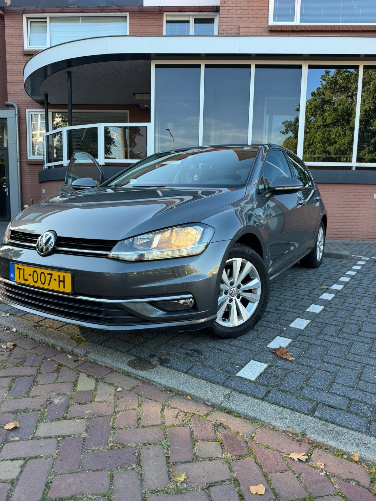 Volkswagen Golf 1.0TSI 115pk 5D 2018 Grijs
