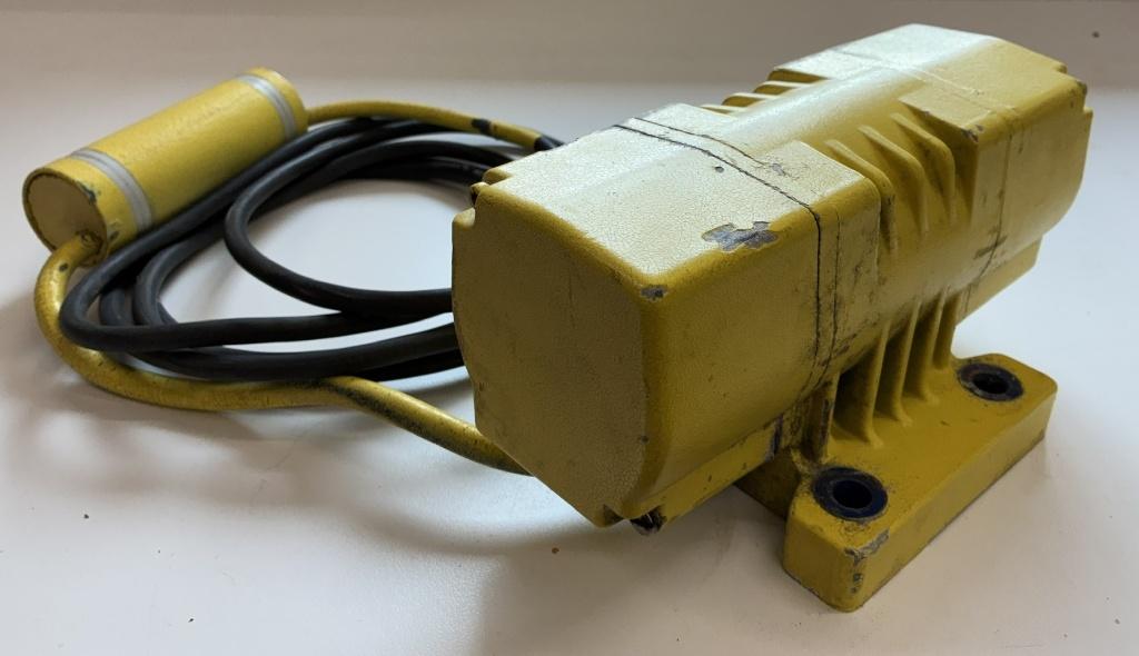 trilmotor 220/380 volt, Doe-het-zelf en Verbouw, Motoren, Ophalen of Verzenden, Gebruikt, Elektromotor, 1800 rpm of meer