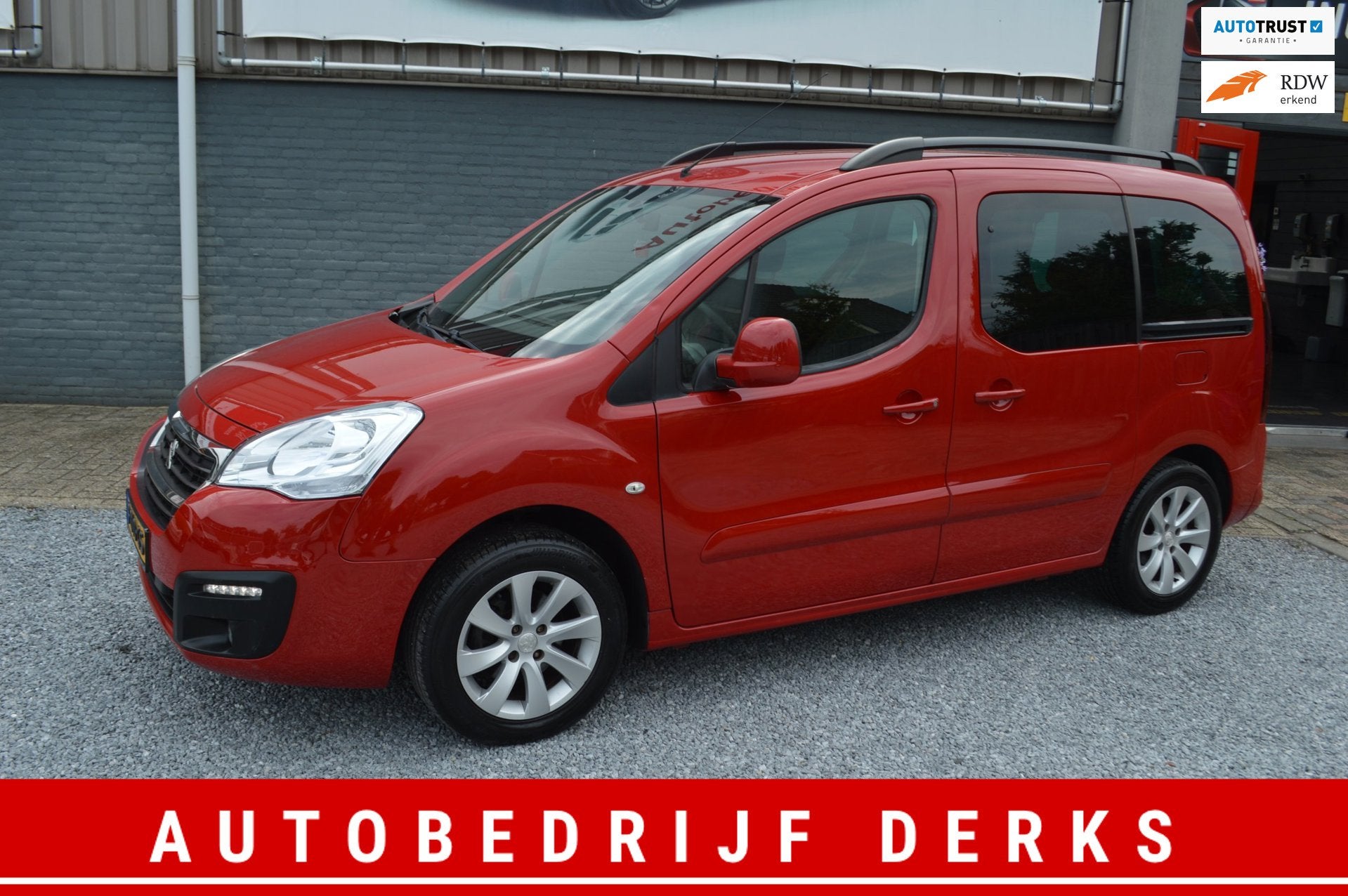 Peugeot Partner Tepee 1.2 PureTech Allure |Airco| 2X Schuifd, Auto's, Peugeot, Voorwielaandrijving, Stof, Gebruikt, 1199 cc