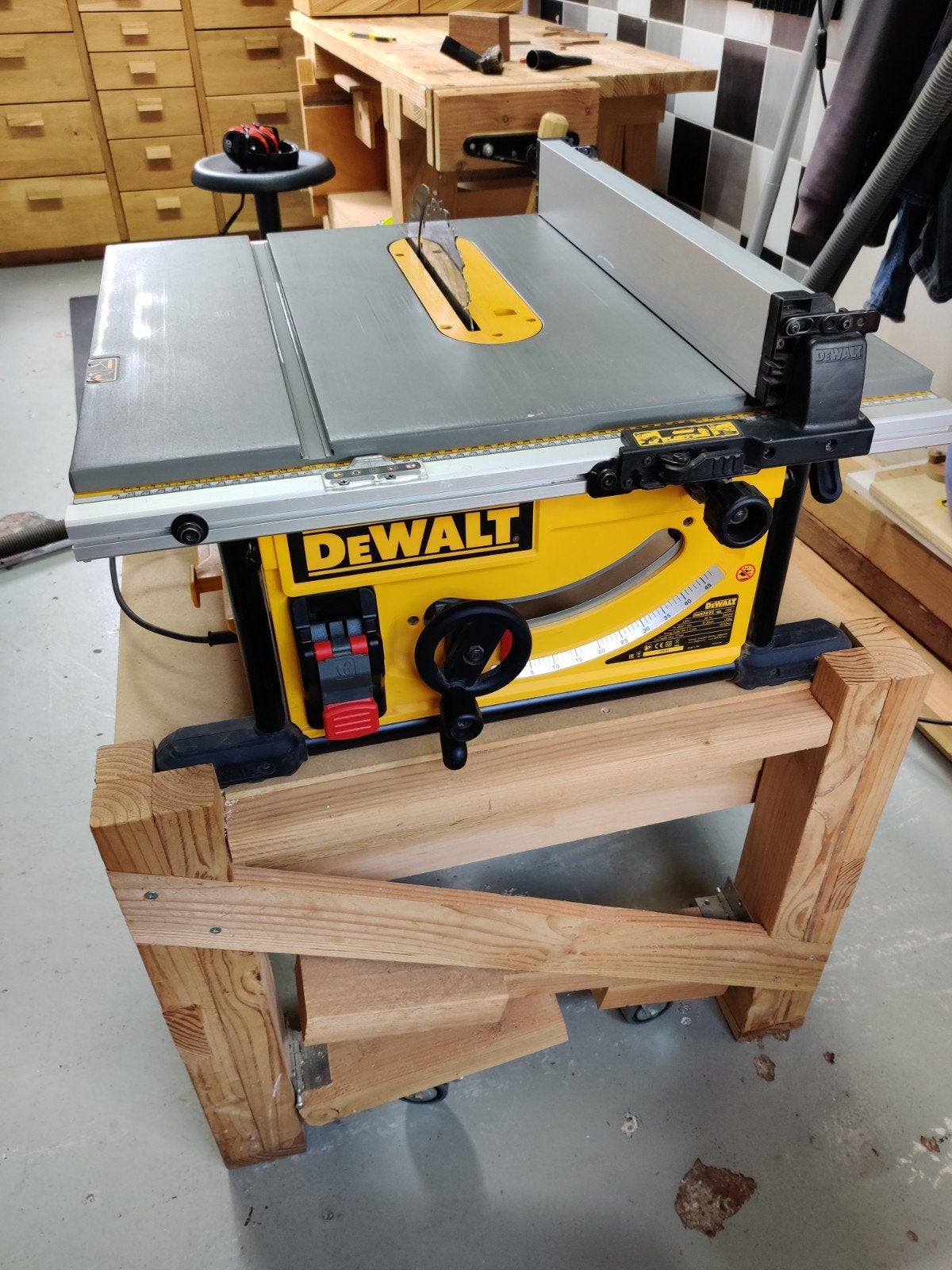 DeWALT DWE7492-Qs Zaagtafel, Doe-het-zelf en Verbouw, Ophalen, Cirkelzaag, 70 mm of meer, Zo goed als nieuw