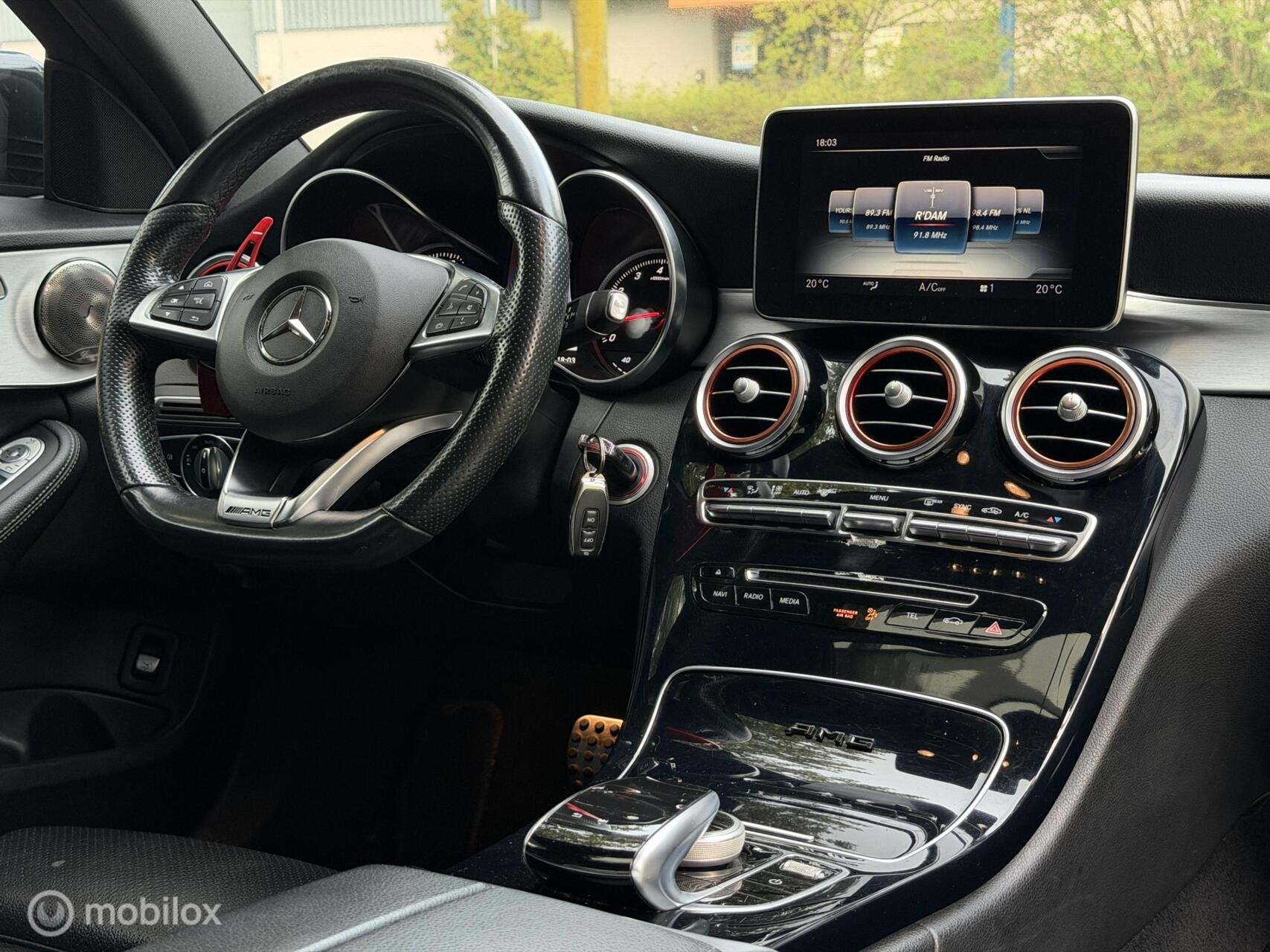 Mercedes C-klasse 400 4MATIC AMG Pano|Camera|Leder|Xenon|Nav, Auto's, Euro 6, Vierwielaandrijving, Sedan, 750 kg