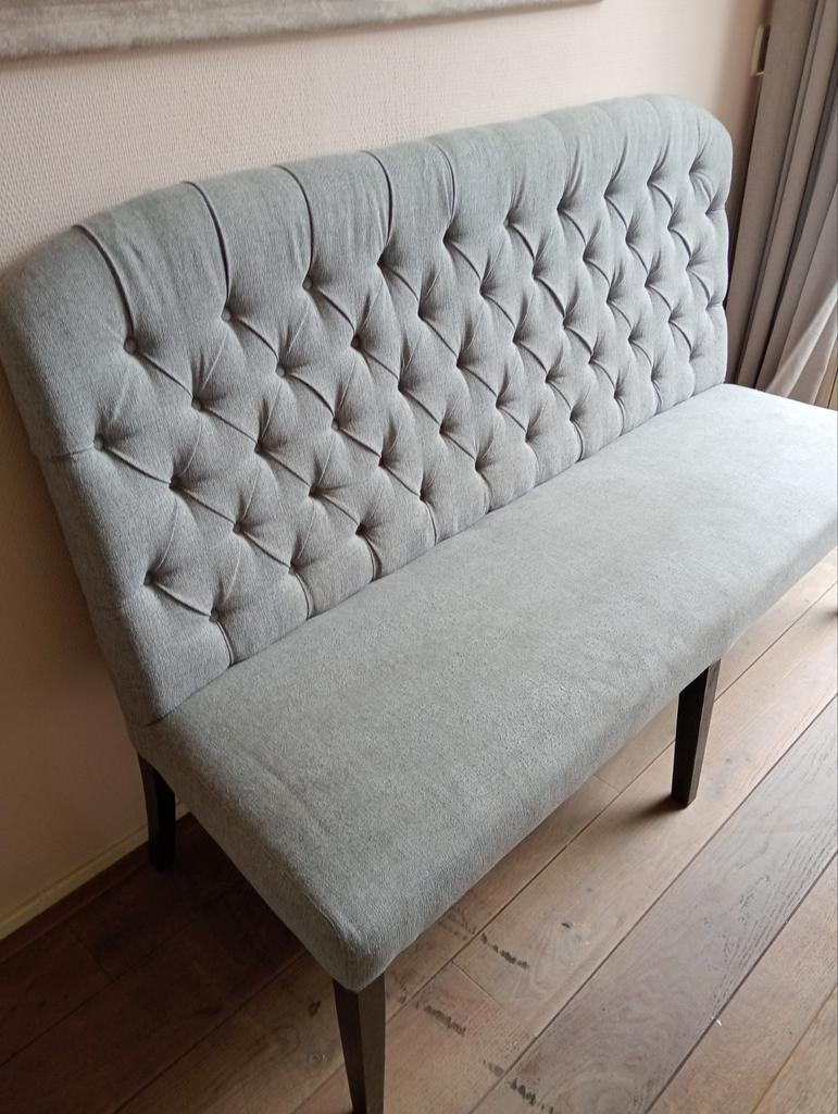 Stijlvolle Grijze Bank met Chesterfield Rugleuning, Ophalen of Verzenden