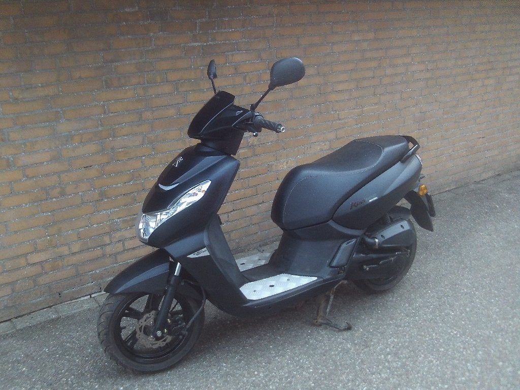 Peugeot Kisbee black edition 45km , 8055 km ,van 1e eigenaar, Gebruikt, Overige modellen, Maximaal 45 km/u, Benzine