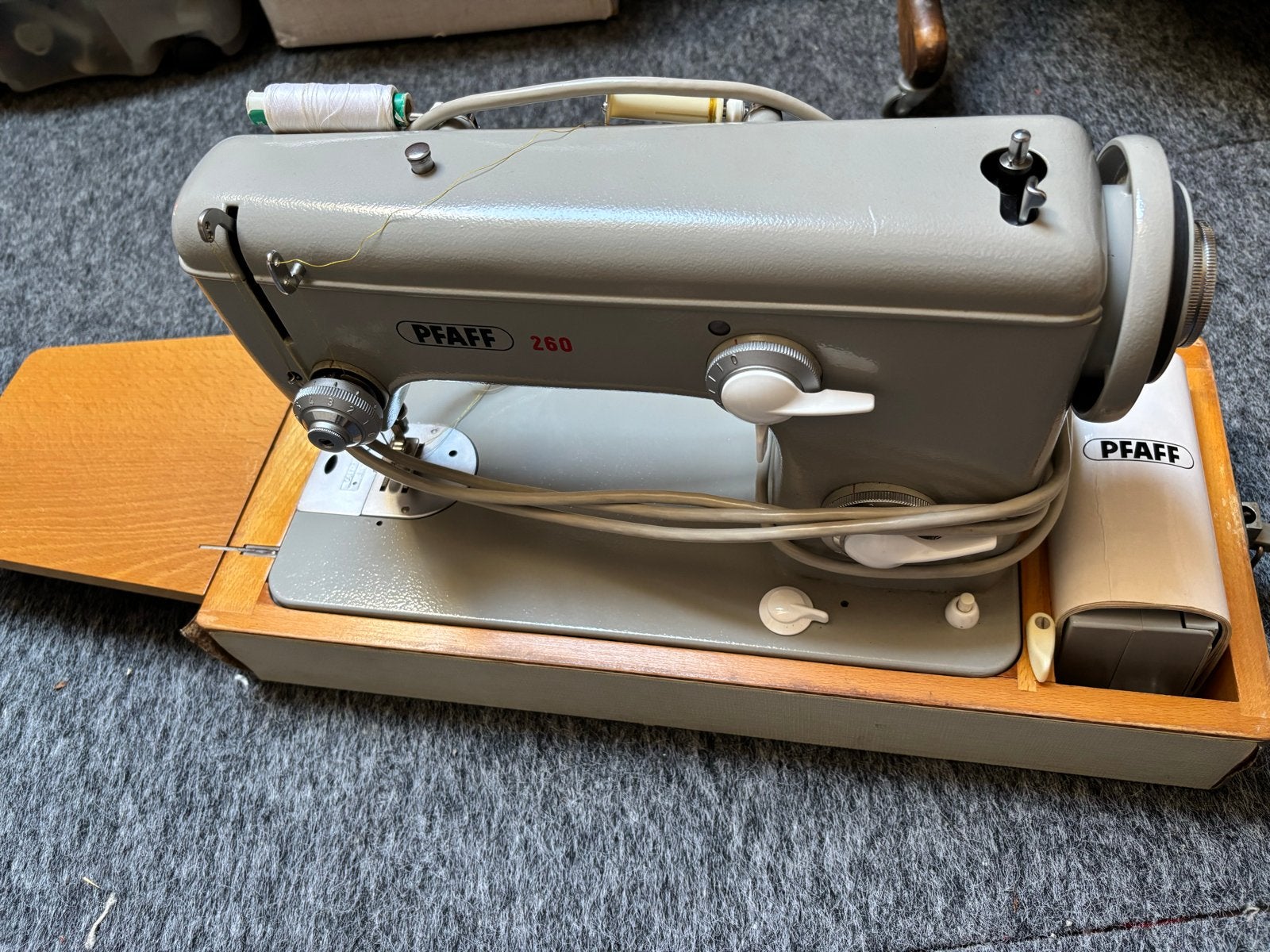 Vintage PFAFF 260 Naaimachine met accessoires, Ophalen, Gebruikt, Naaimachine, Pfaff