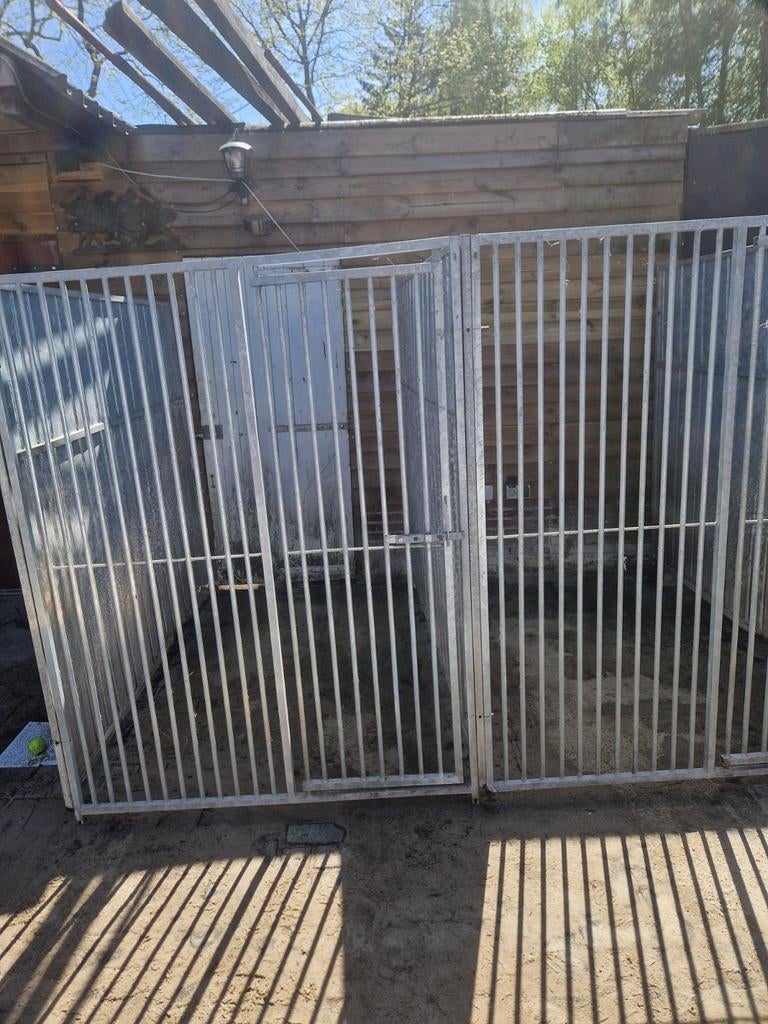 Hondekennel, Dieren en Toebehoren, Ophalen, 110 cm of meer, 100 cm of meer