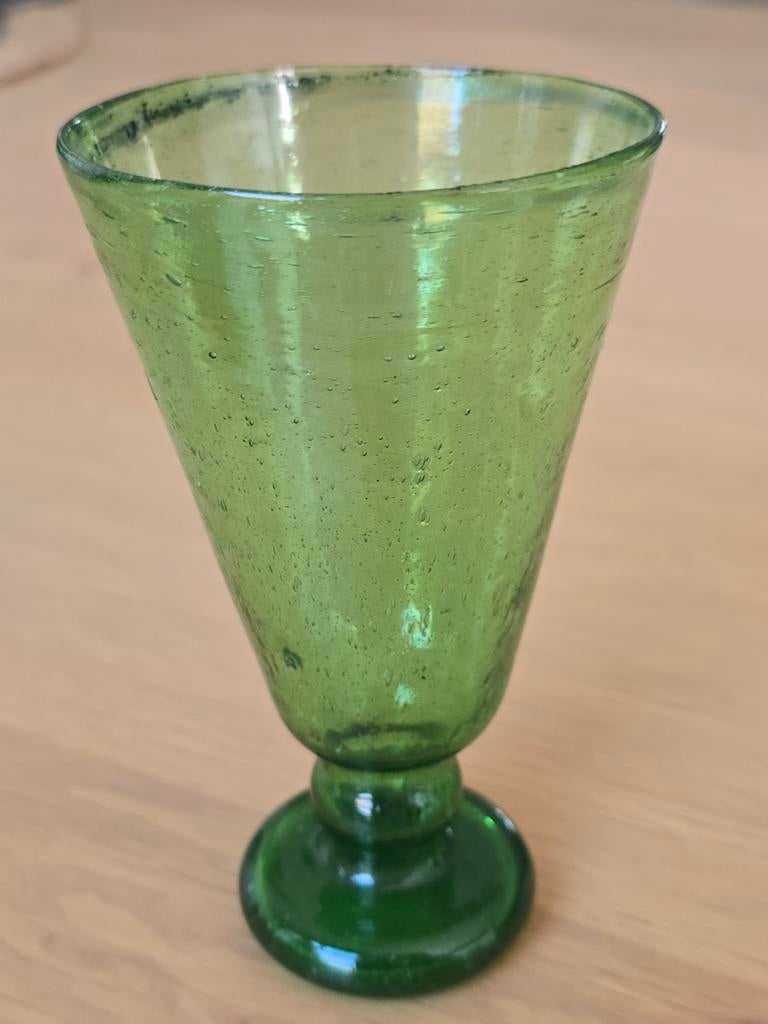 Antiek groen glazen handgemaakte geblazen glas 18e eeuw €49, Ophalen of Verzenden