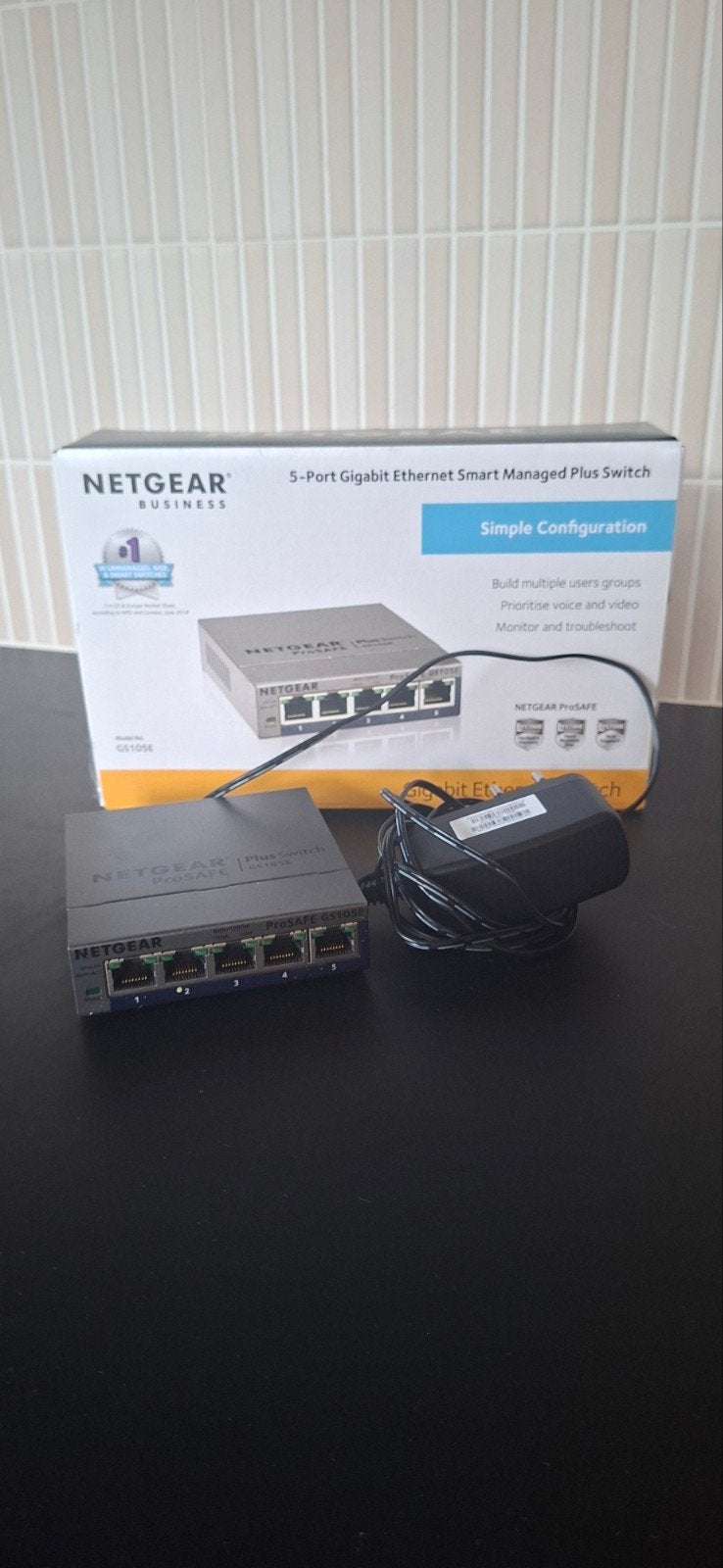 NETGEAR GS105E 5-Poorts Gigabit Smart Managed Plus Switch, Ophalen of Verzenden, Zo goed als nieuw