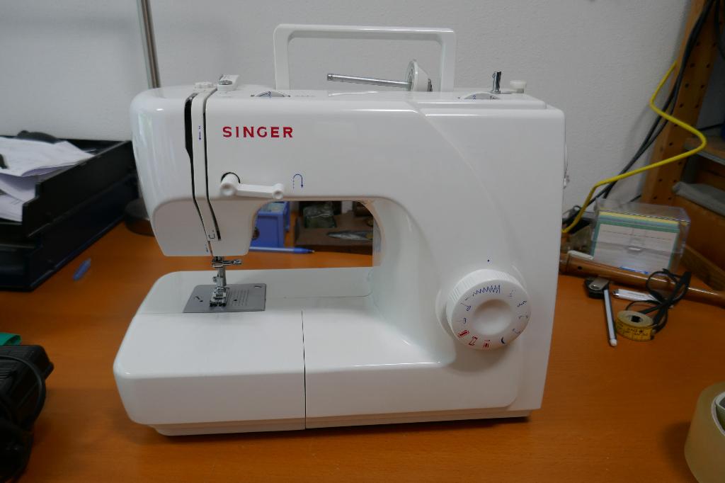 Singer 1507 naaimachine, Hobby en Vrije tijd, Naaimachines en Toebehoren, Ophalen, Gebruikt, Naaimachine, Singer