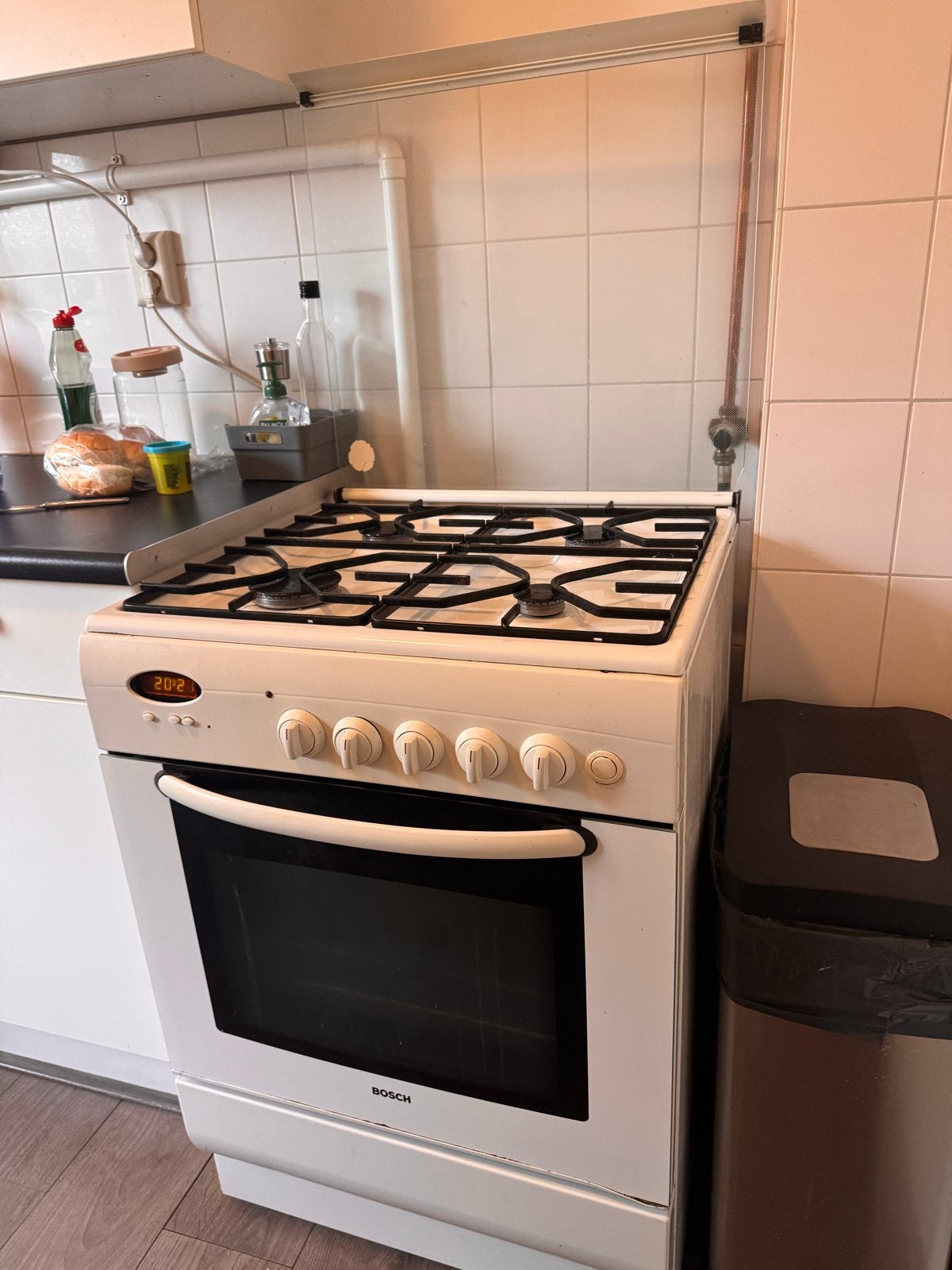 Bosch Vrijstaand Gasfornuis met Oven - Wit, Witgoed en Apparatuur, Fornuizen, Ophalen, Gebruikt, 4 kookzones, Gas