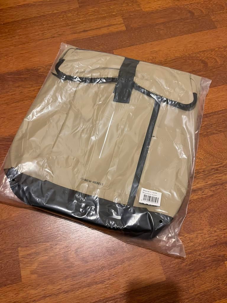 New Rebels Taunton Arcadia Taupe 18L Rolltop Backpack, Z, Nieuw, Z, Waterdicht