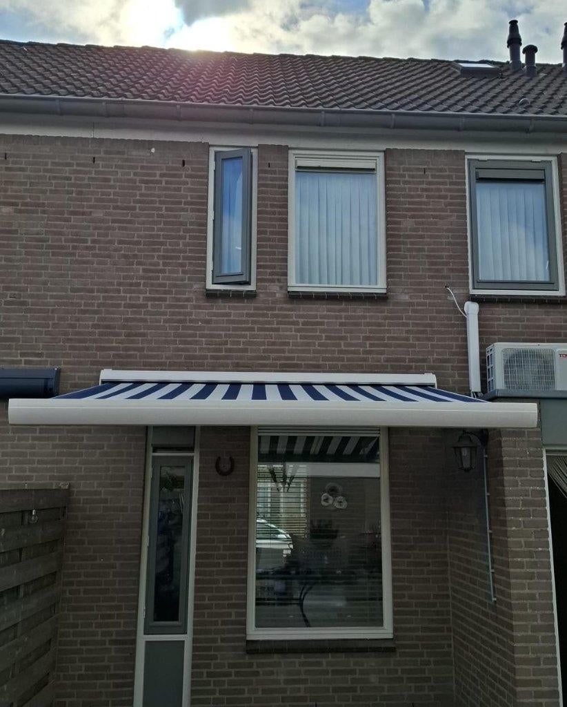 Verano V225 Porto, NEW, 4,15 x 2,5 mtr, ivoor, Somfy, Ophalen, 150 tot 300 cm, 250 cm tot 450 cm, Knikarmscherm