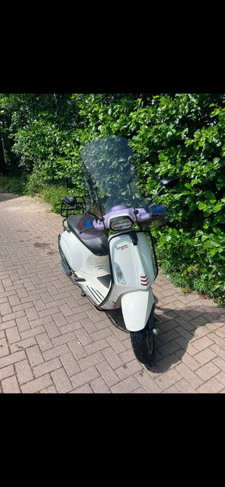 Vespa sprint 2017 4t 4v snor BODEMPLAAT ROT, Fietsen en Brommers, Scooters | Vespa, Ophalen, Zo goed als nieuw, Benzine