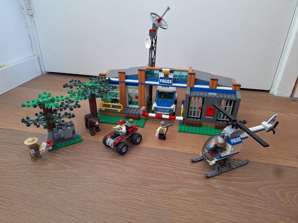 Lego City 4440 Bospolitiebureau, Lego, Ophalen of Verzenden, Complete set, Compleet