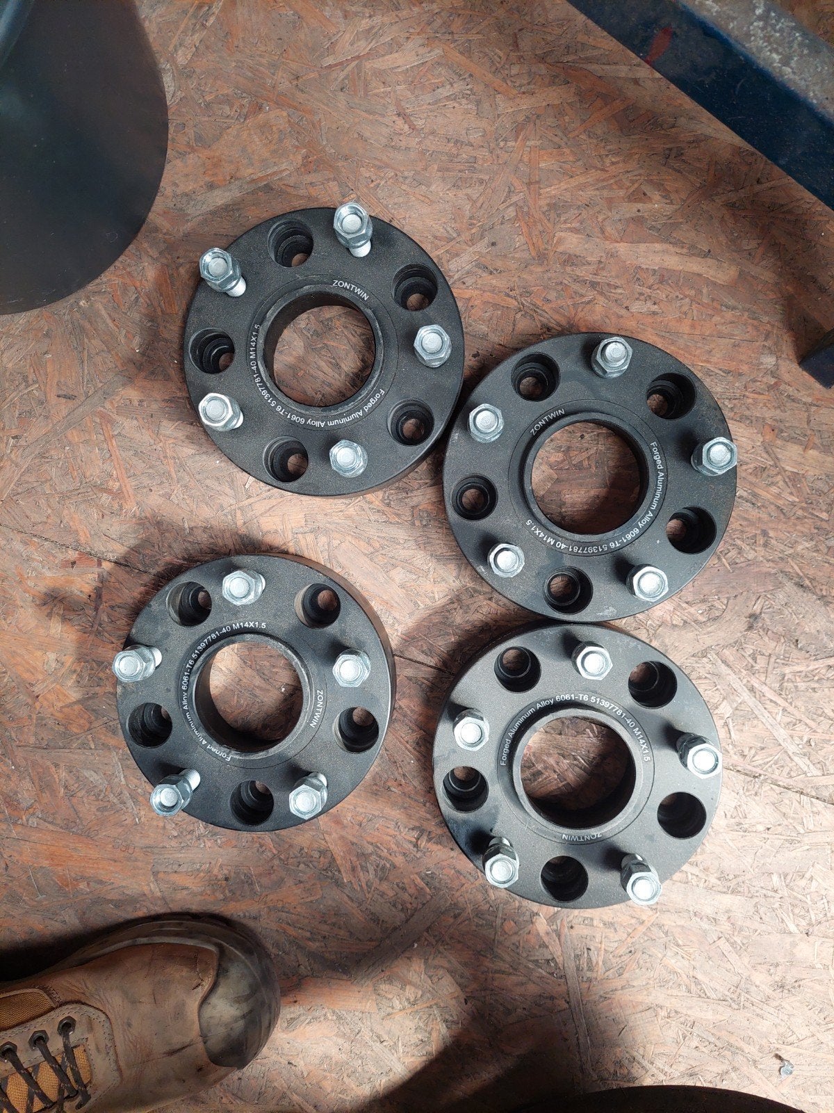 Spoorverbreders 5x139.7 voor Dodge Ram, Suzuki Samurai e.a., Ophalen