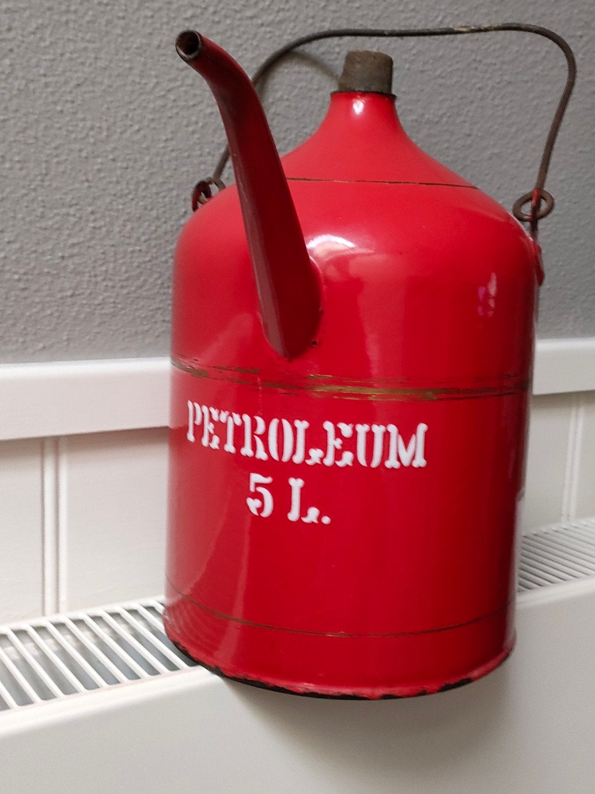 Rood emaille 5 liter petroleum kan, Antiek en Kunst, Ophalen of Verzenden