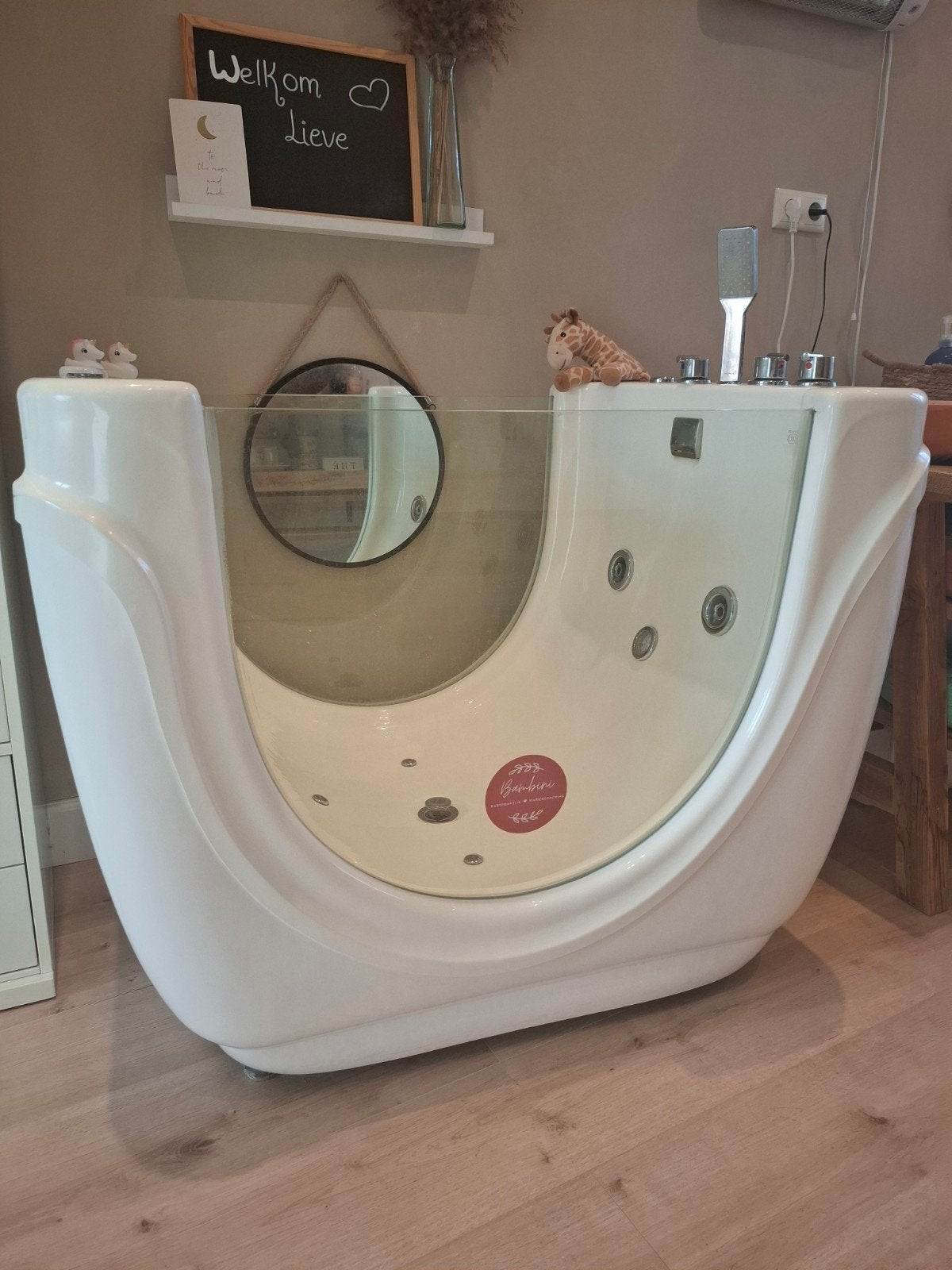Baby Spa complete inboedel, Ophalen