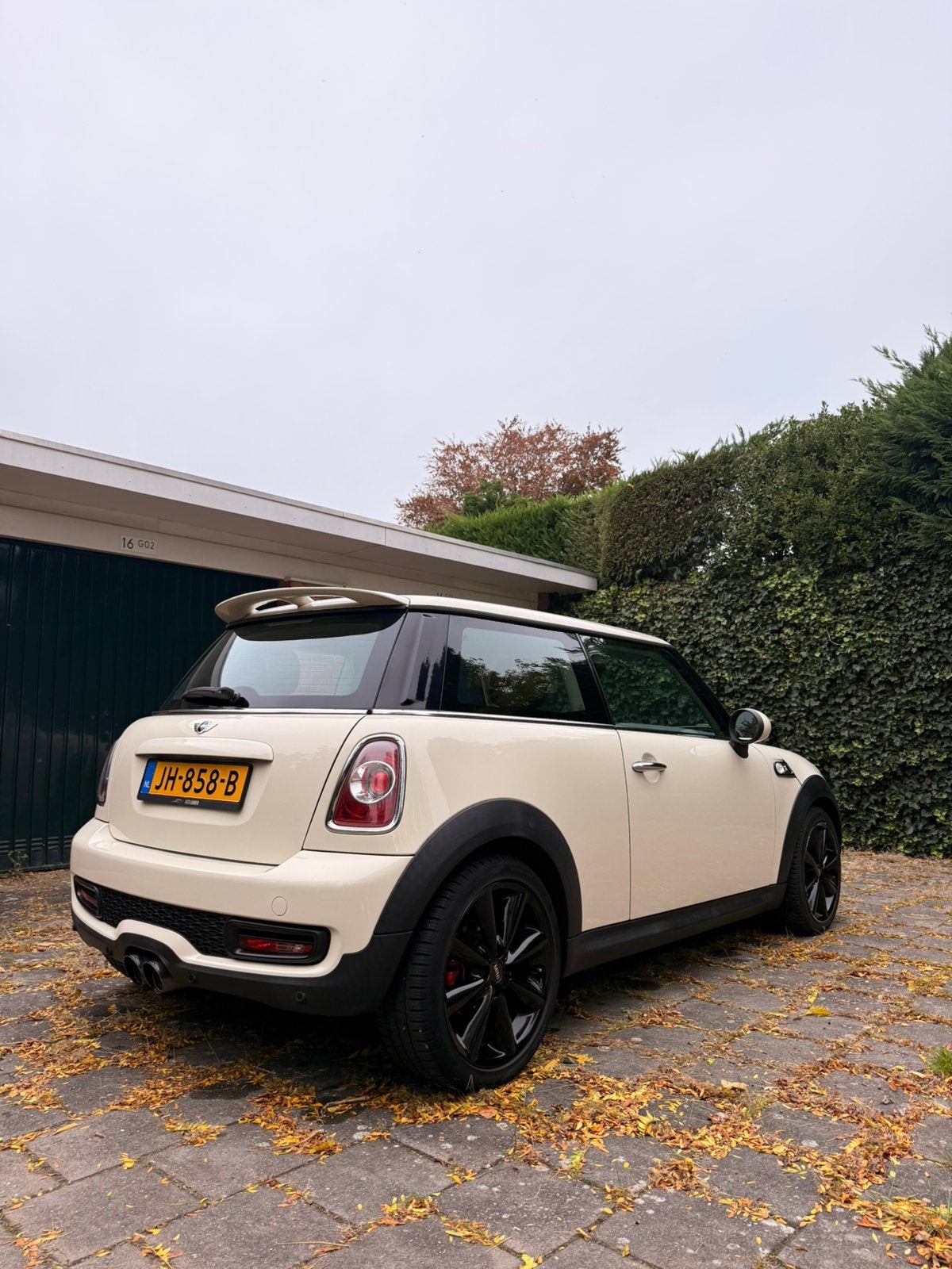 Mini Cooper S | koopje met iets werk, Auto's, Zwart, 4 cilinders, 4 stoelen, Leder en Stof