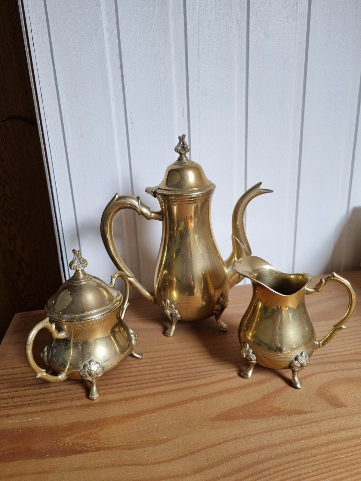 Verzilverd koffiestel, Ophalen