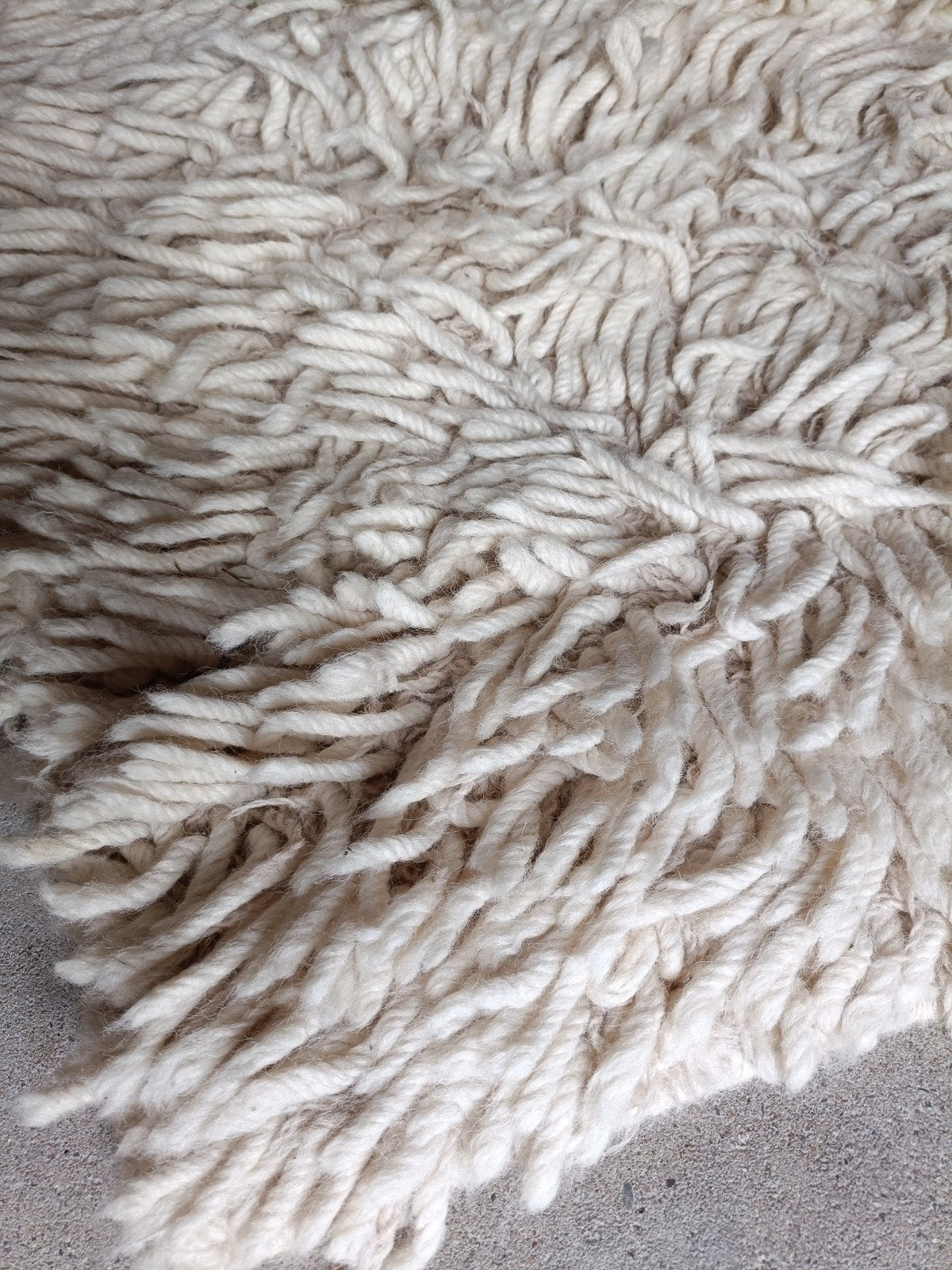 Crèmekleurig hoogpolig wollen vloerkleed . Handgemaakt, Ophalen, 150 tot 200 cm, 200 cm of meer, Crème