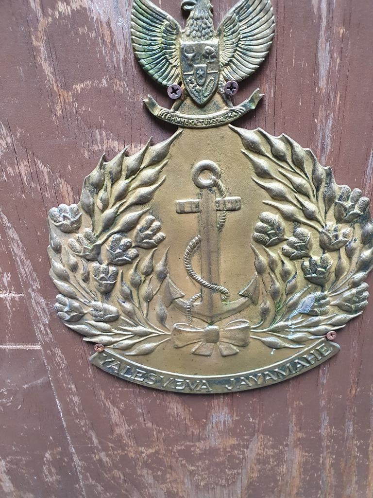 Vintage Indonesisch Marine Embleem - Garuda Pancasila, Verzamelen, Ophalen of Verzenden, Gebruikt