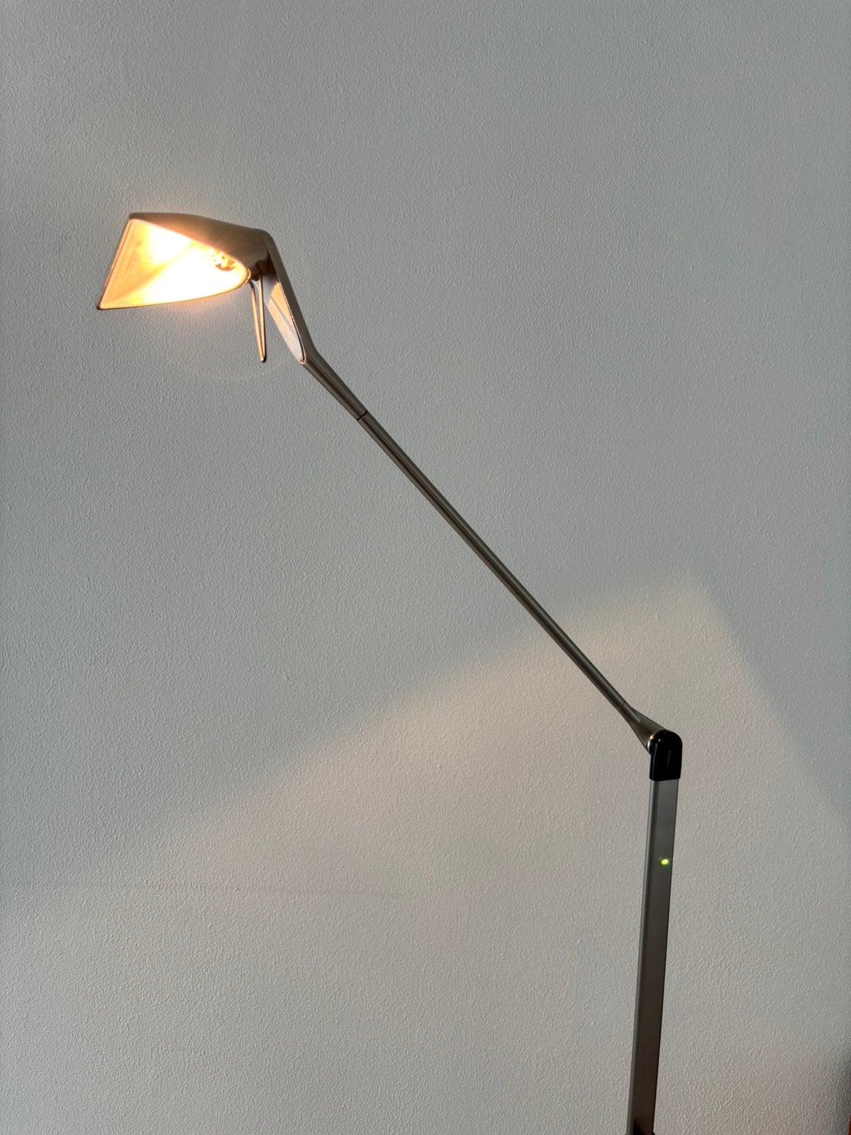 Lumina Zelig Terra Italiaans design staande vloerlamp, Huis en Inrichting, Lampen | Vloerlampen, Ophalen, Overige fittingen, Zo goed als nieuw