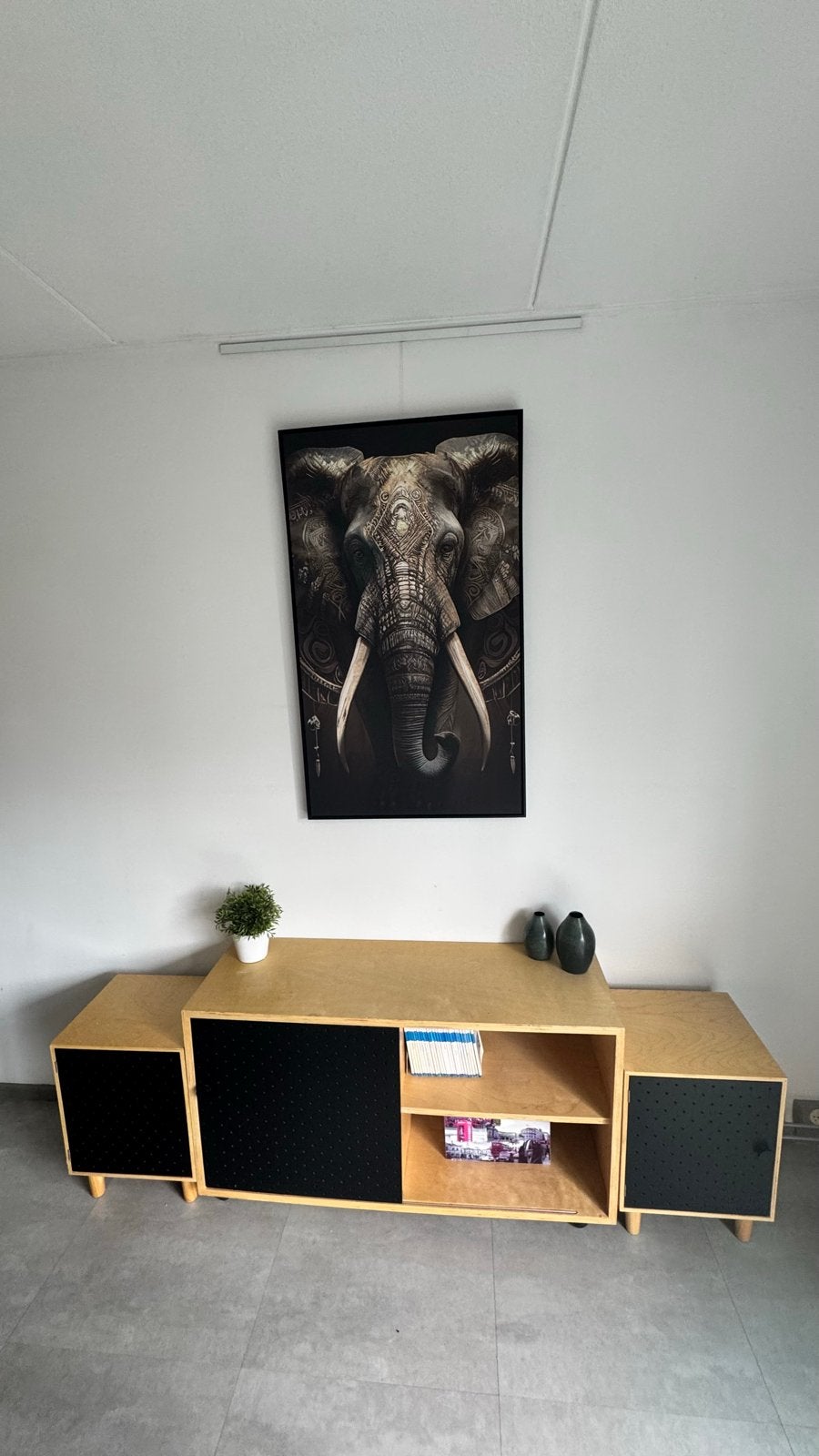 Modern dressoir van multiplex met nachtkastjes, Ophalen, 100 tot 150 cm, Zo goed als nieuw, Minder dan 100 cm