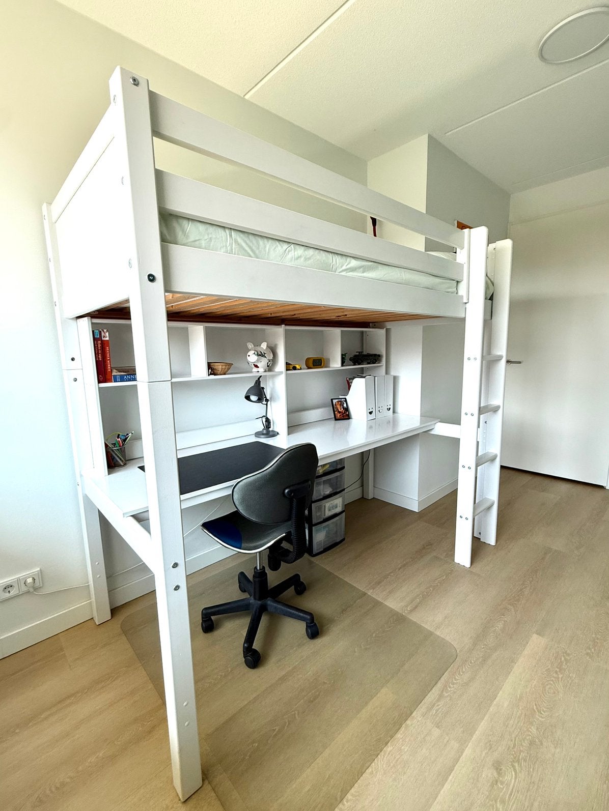 Hoogslaper puck flexworld met bureau, Eenpersoons, Ophalen of Verzenden, Zo goed als nieuw, 90 cm