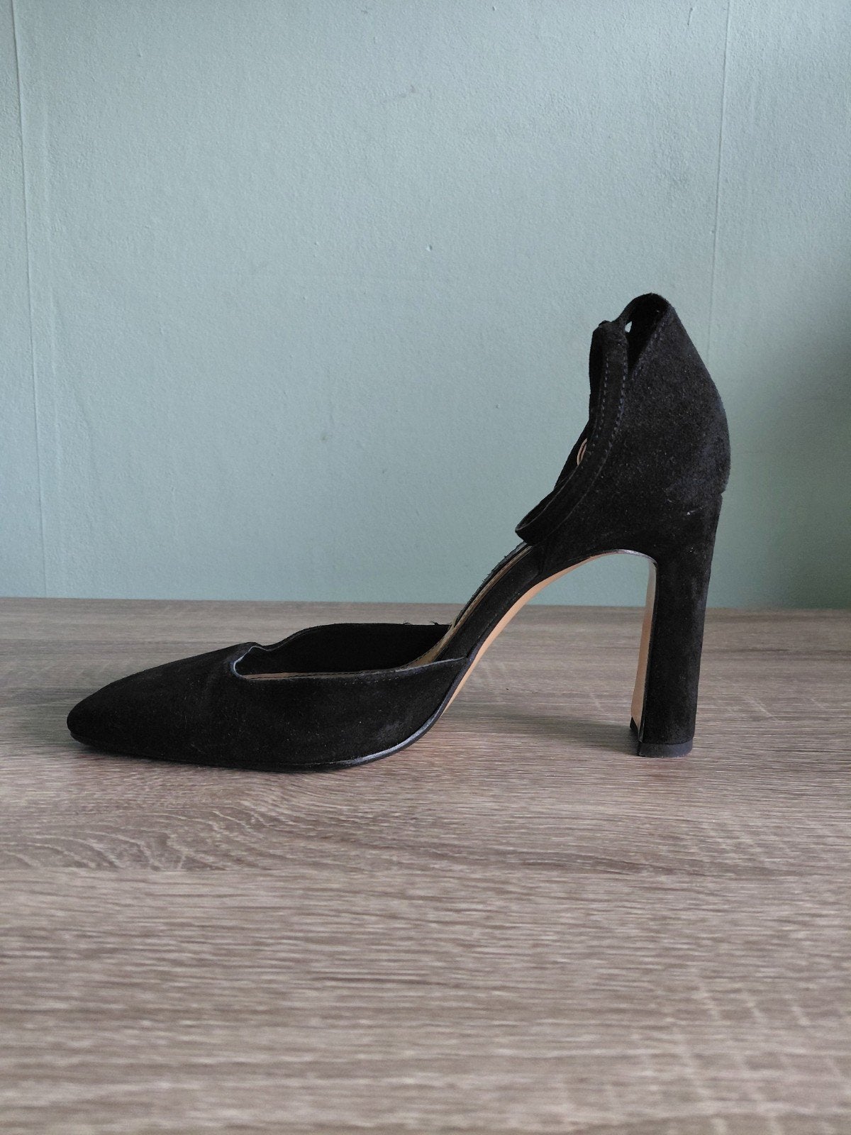 Zwarte suède Zara hakken met enkelbandje maat 38, Pumps, Ophalen of Verzenden, Gedragen, Zara