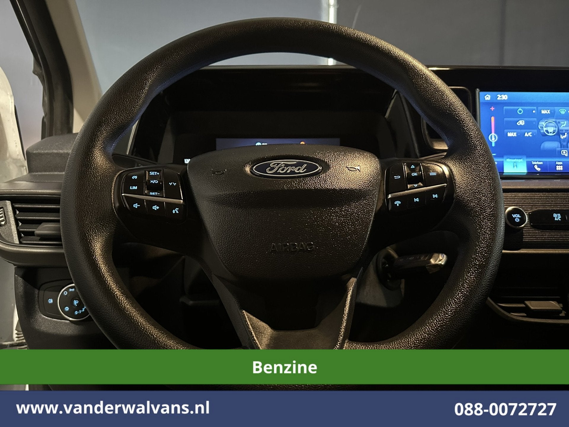 Ford Transit Courier 1.0 EcoBoost 100pk Benzine L1H1 Euro6 A, Dealer onderhouden, Gebruikt, Wit, Bedrijf