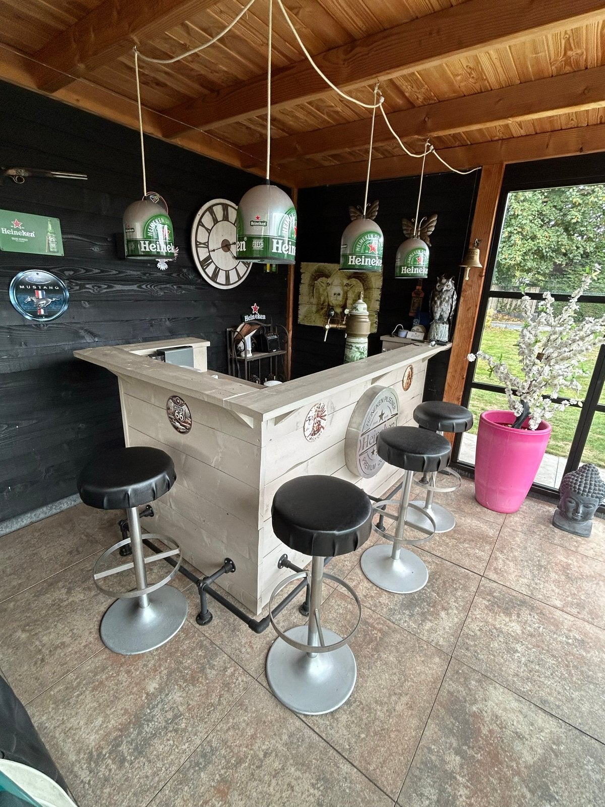 Complete buitenbar met krukken en koelkast, Ophalen, Gebruikt, Inclusief barstoelen